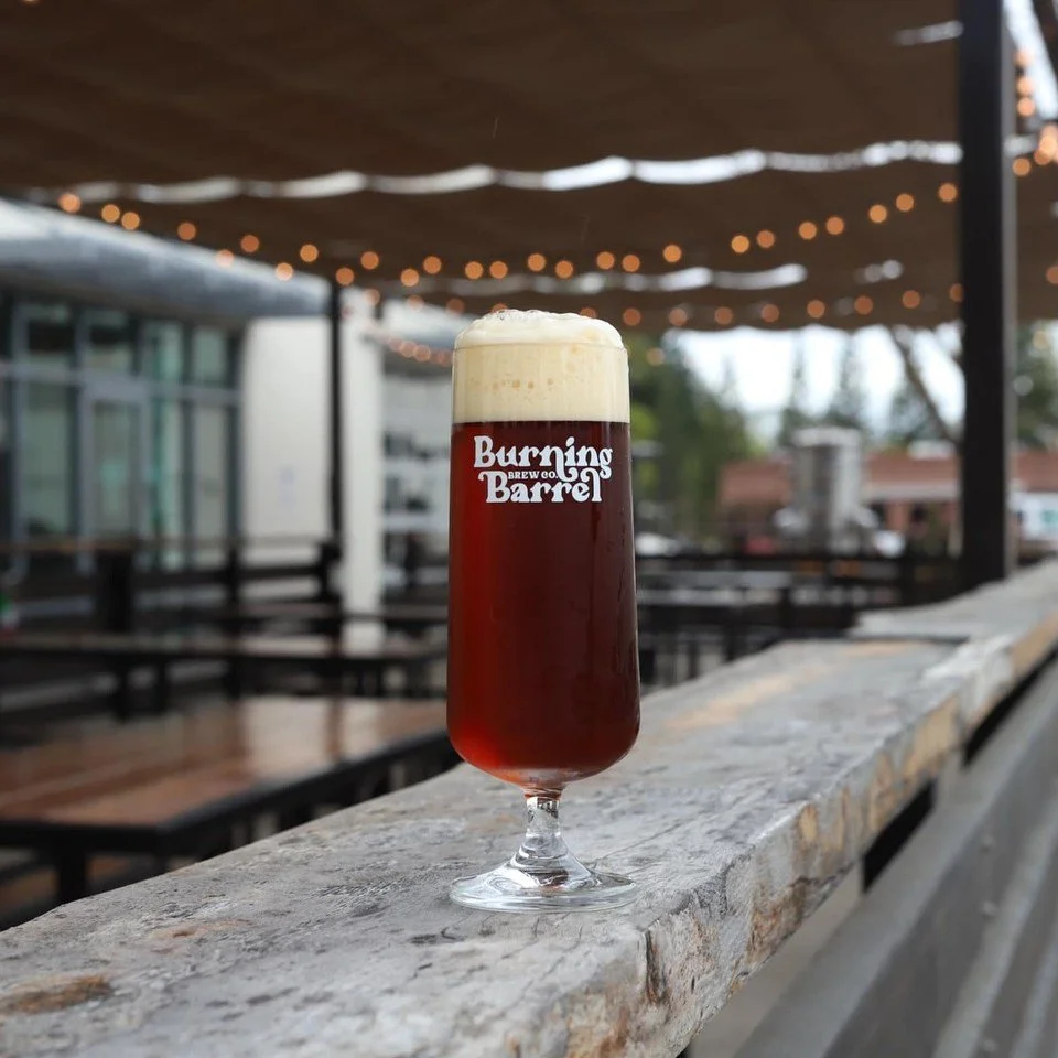 One of our favorite Fall pairings? A seasonal beverage and a cozy patio. 

📸: @burningbarrelbrewco