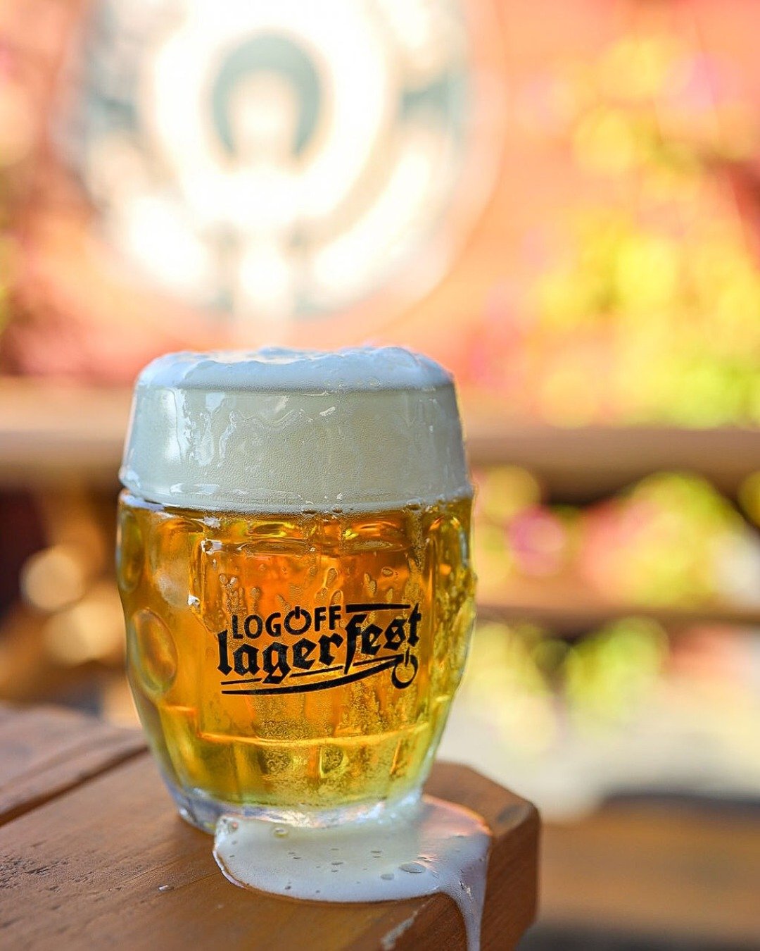 Get ready for a great final weekend of @sacramentobeerweek in the Barrel District! Here's what's happening...

🍺 FRIDAY 🍺 
Taste of the Galaxy at @burningbarrelbrewco 
Live Music at @fortrockbrewingcompany 
Karaoke at @logoffbrewing
Live Music at @