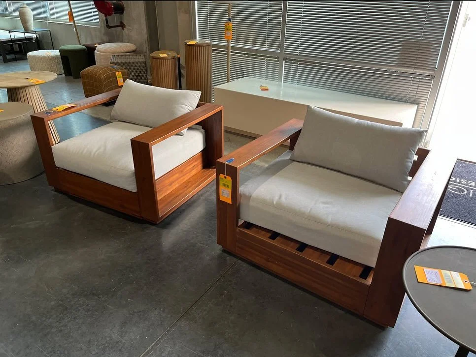 🏠Model  Home Clearance Center- OPEN FRIDAYS ONLY🕑
Looking for Luxury Home Decor at unbeatable prices? Don&rsquo;t miss your chance to shop exclusive, high-end pieces at wholesale prices or even less!
🛋Famous Name Brands
💰Prices START at Wholesale