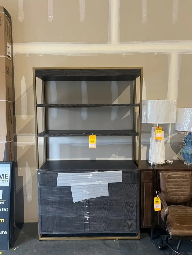 ⭐️We are open this Friday, February 20th⭐️
Model Home Clearance Center is stocked &amp; ready to help you refresh your home! 
Come see the new treasures waiting for you. 
They arrive regularly but they don&rsquo;t last long. 
📍4754 Arcadia Dr, Suite