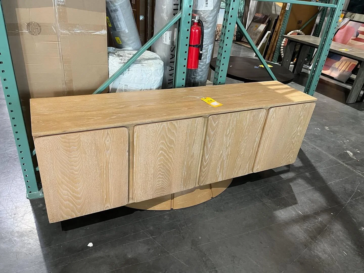 🪑Luxury Home Decor at Wholesale Prices or LESS!🛋
Every Friday only at Model  Home Clearance Center
📍4754 Arcadia Dr, Suite 110, Frederick, MD
Shop exclusive, high-end pieces at wholesale prices or even less!
❤️Famous Name Brands You Love
💰Prices 