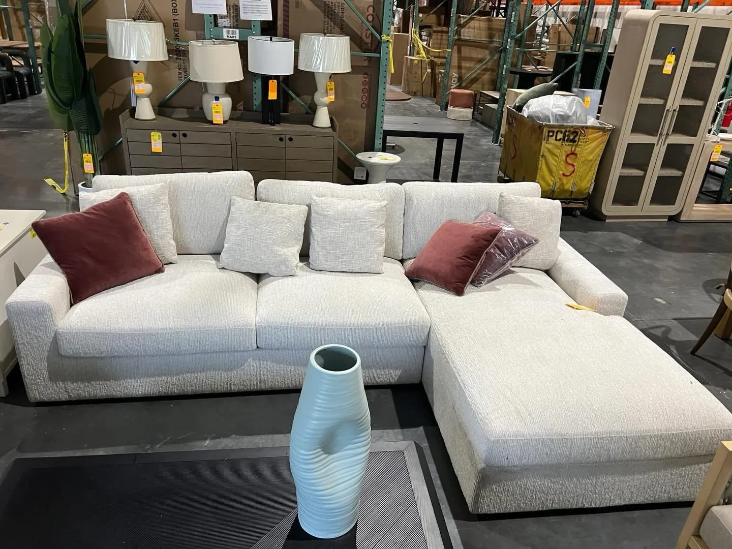✨We are open this Friday, March 20th✨
 Model Home Clearance Center is stocked &amp; ready to help you refresh your home for Spring! Come see the Fabulous Finds waiting for you.🤩
They arrive regularly but they don&rsquo;t last long. 
📍4754 Arcadia D