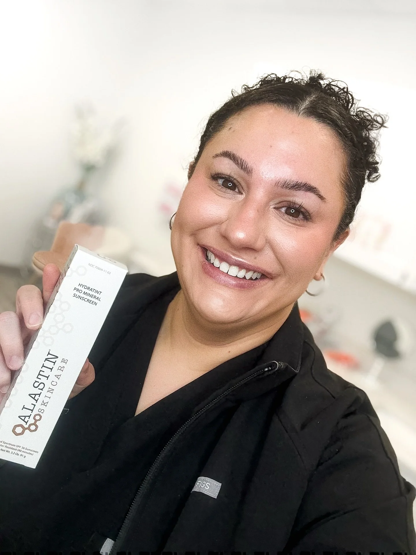 Find out why Alastin Hydratint is one of Josephine’s favorite skincare products sold here at Luxus Aesthetics + Wellness π«ΆπΌπβ¨
“Alastin Hydrating Pro Mineral Sunscreen is my favorite because it combines powerful sun protection with li