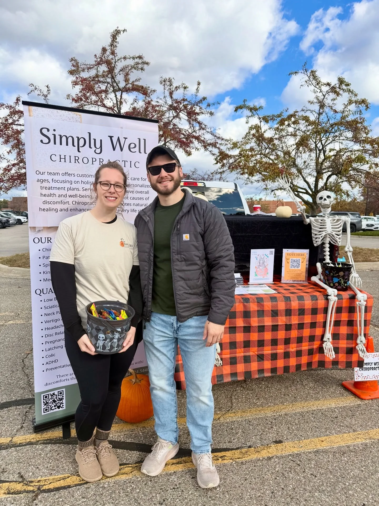 Tricks, treats, and plenty of spine-tingling fun at the Livonia Rec Center’s Trunk or Treat! π
We loved meeting so many local families and sharing some Simply Well cheer!! π§‘
#TrunkOrTreat #SimplyWellChiropractic #LivoniaChiropractor #FallVib