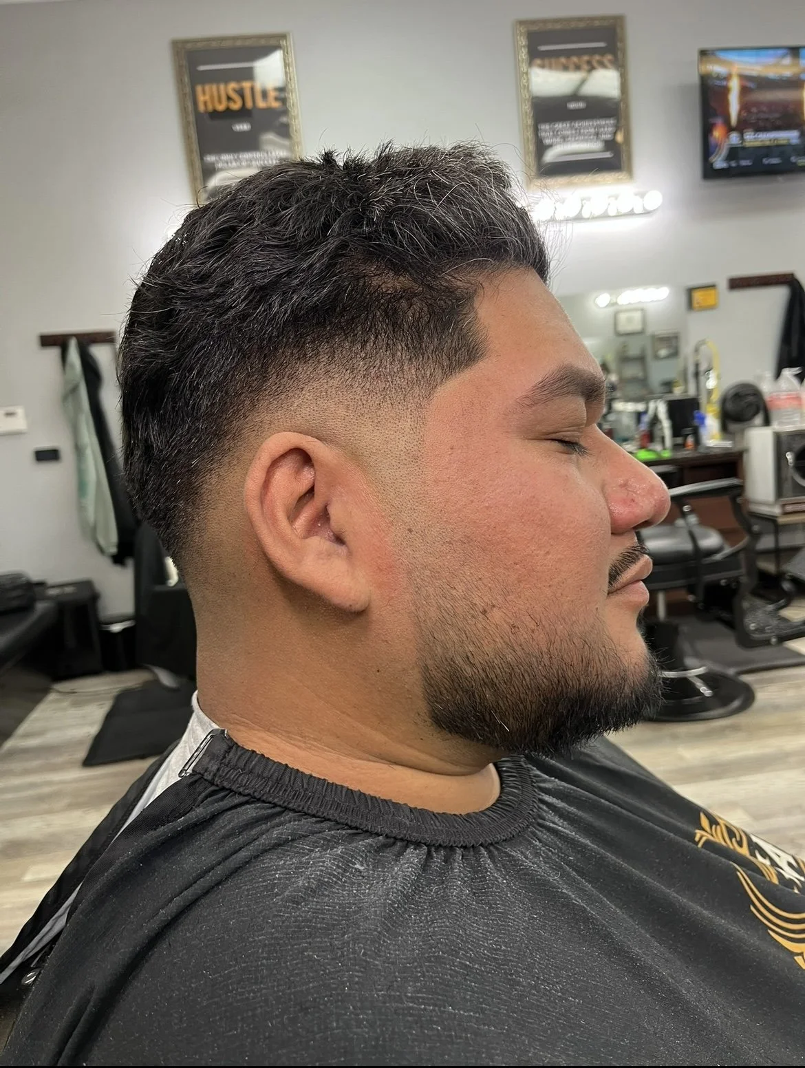 VIP Service, Haircut, Hairstyle, Hot Towels, Straight Razor Shave, Eyebrows