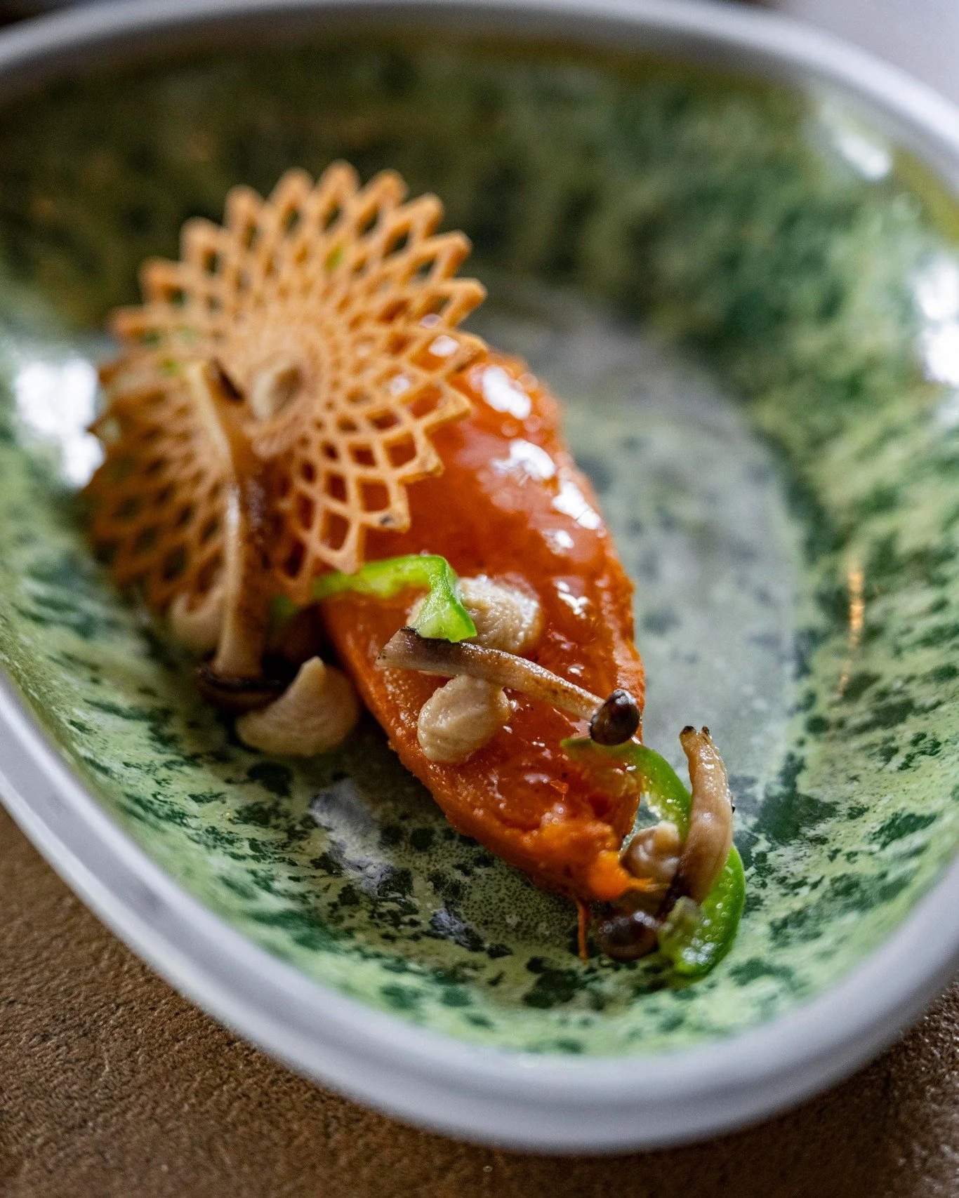 Vega en verrassend. 🌱
Onze gepofte bataat met five spices, sinaasappel en bundelzwam.
Morgen weer vanaf 17:30 uur.
👉 bistrodekoetsier.nl
#bistrodekoetsier #boxtel #vegetarisch