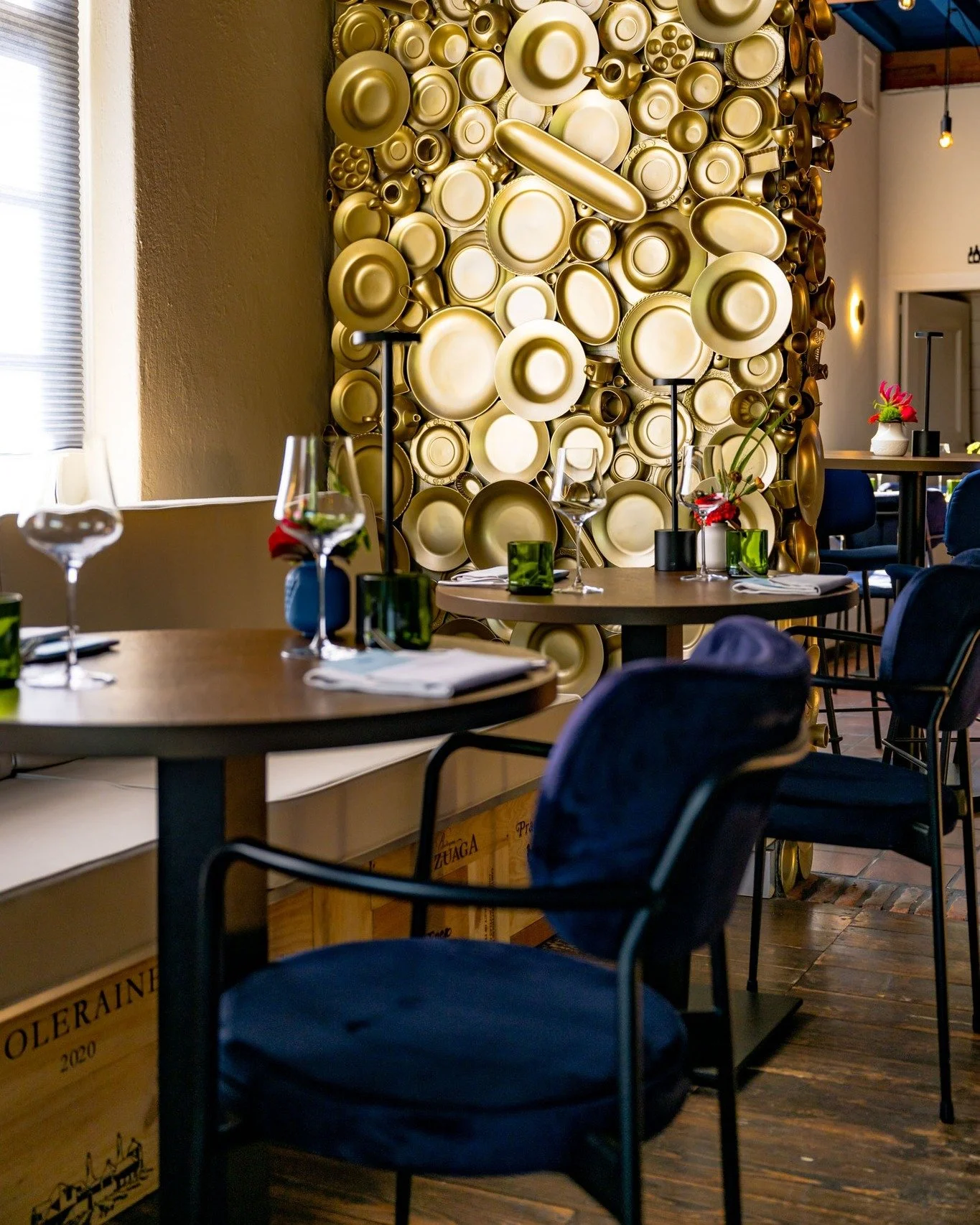 We zijn er bijna weer. Vanaf donderdag 8 januari ben je weer welkom voor diner, bites &amp; mooie flessen.

Tafel reserveren? &rarr; www.bistrodekoetsier.nl
Tot dan?

#bistrodekoetsier #boxtel #restaurantboxtel #nieuwjaar #culinairboxtel #openvanaf7j