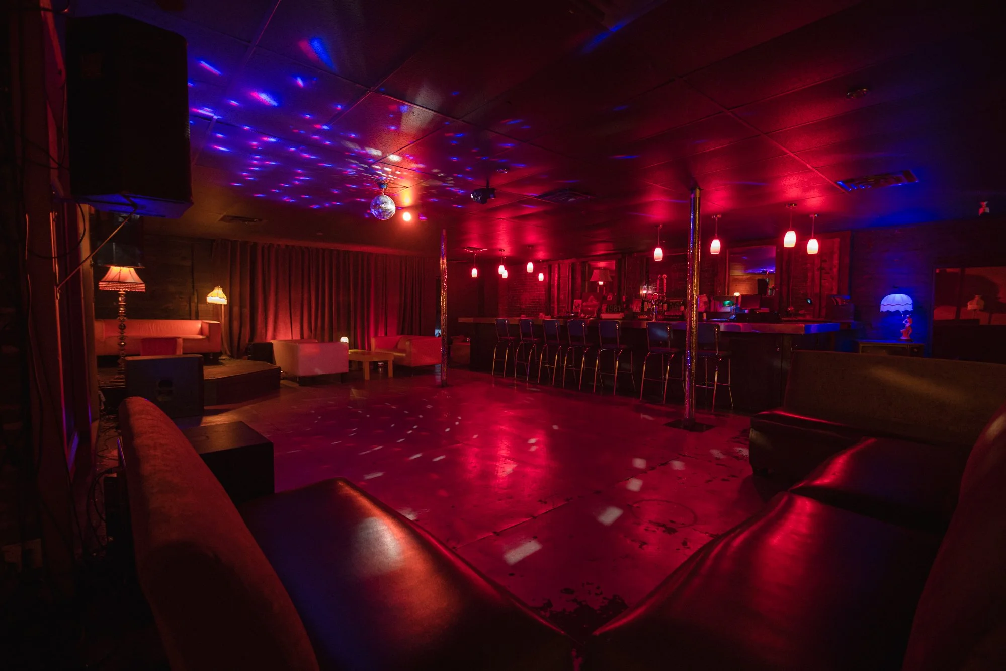 LeDeuxieme Salle HQ-2.jpg