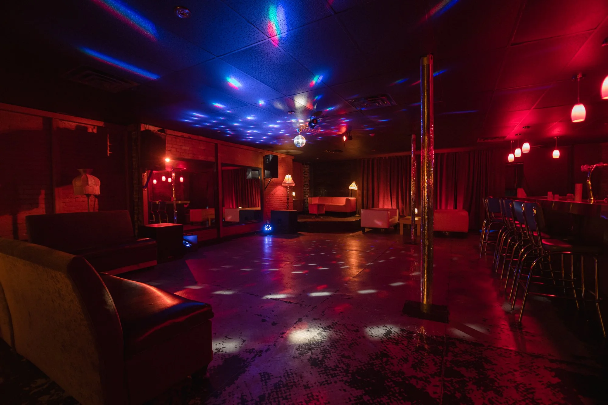 LeDeuxieme Salle HQ.jpg