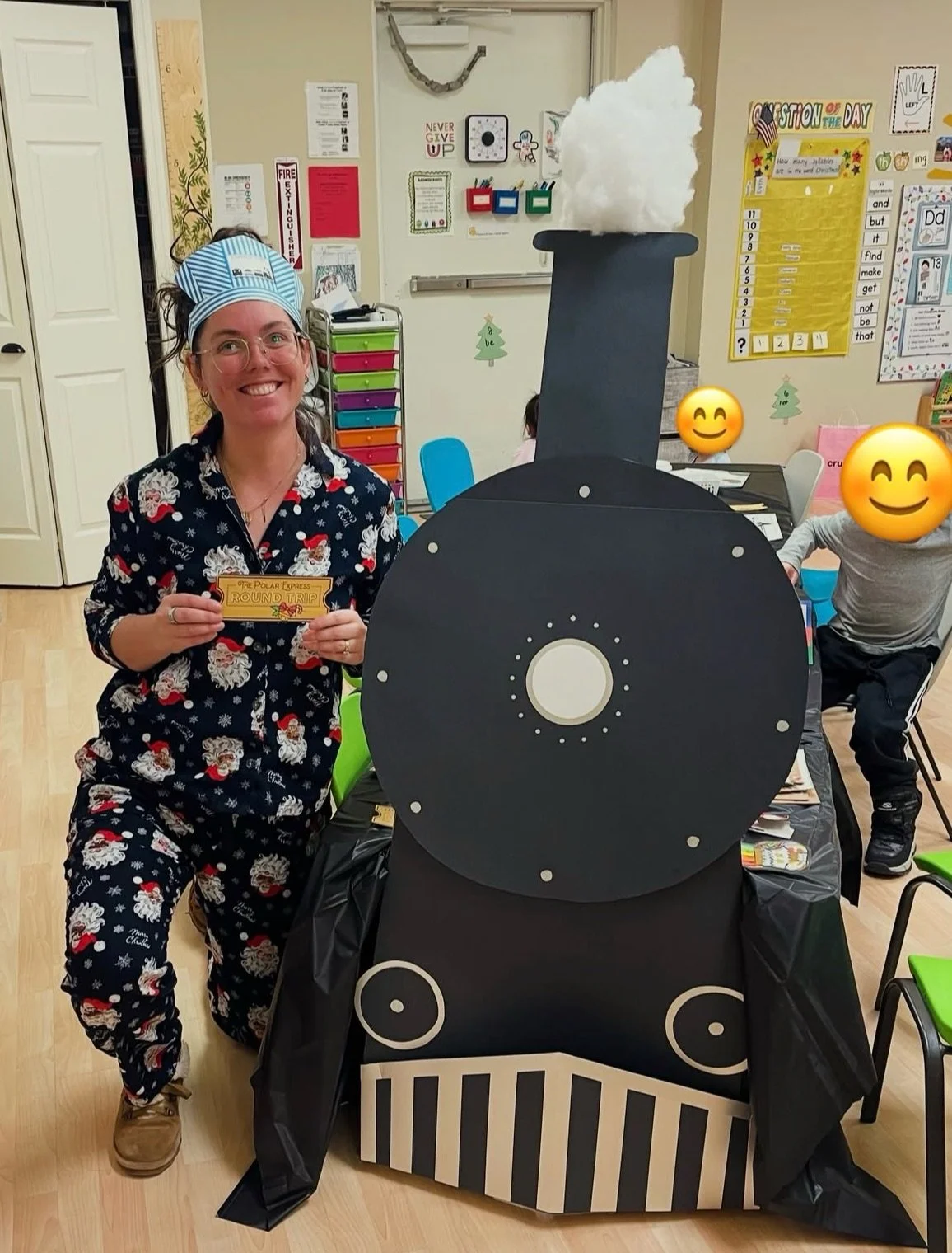 Some Polar Express Magic in Kindergarten before break! From all of us at APP, we hope you have a great Holiday Season! 🎄❤️🎅

#AntzyPantzPreschool #CliftonParkNY #LearningThroughPlay