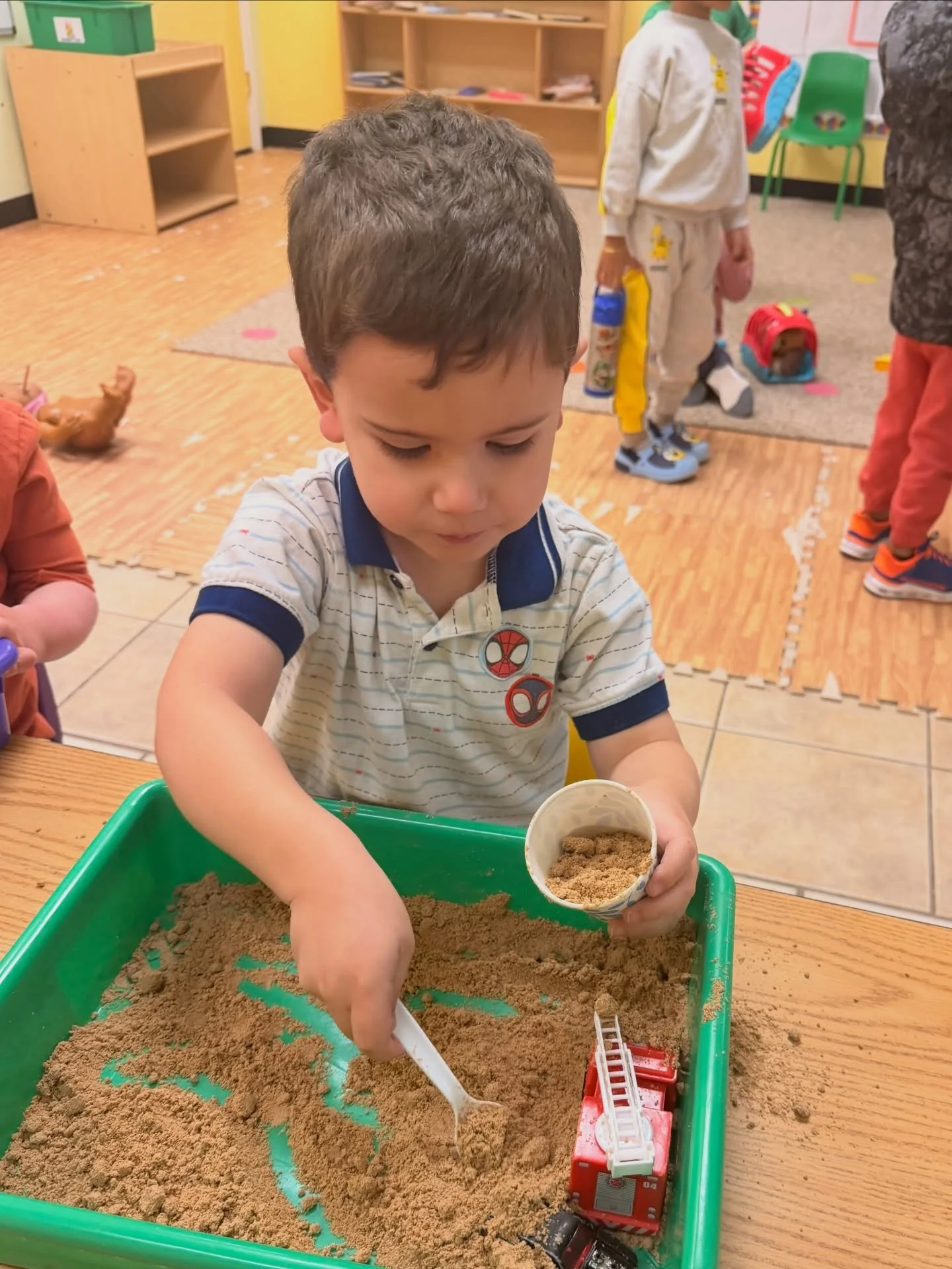 Little scoops, big skills 🐜✨

Using a spoon in the sandbox isn&rsquo;t just play &mdash; it helps strengthen sensory exploration, bilateral hand coordination, grasp development, and important self-help skills.

Every scoop builds confidence, coordin