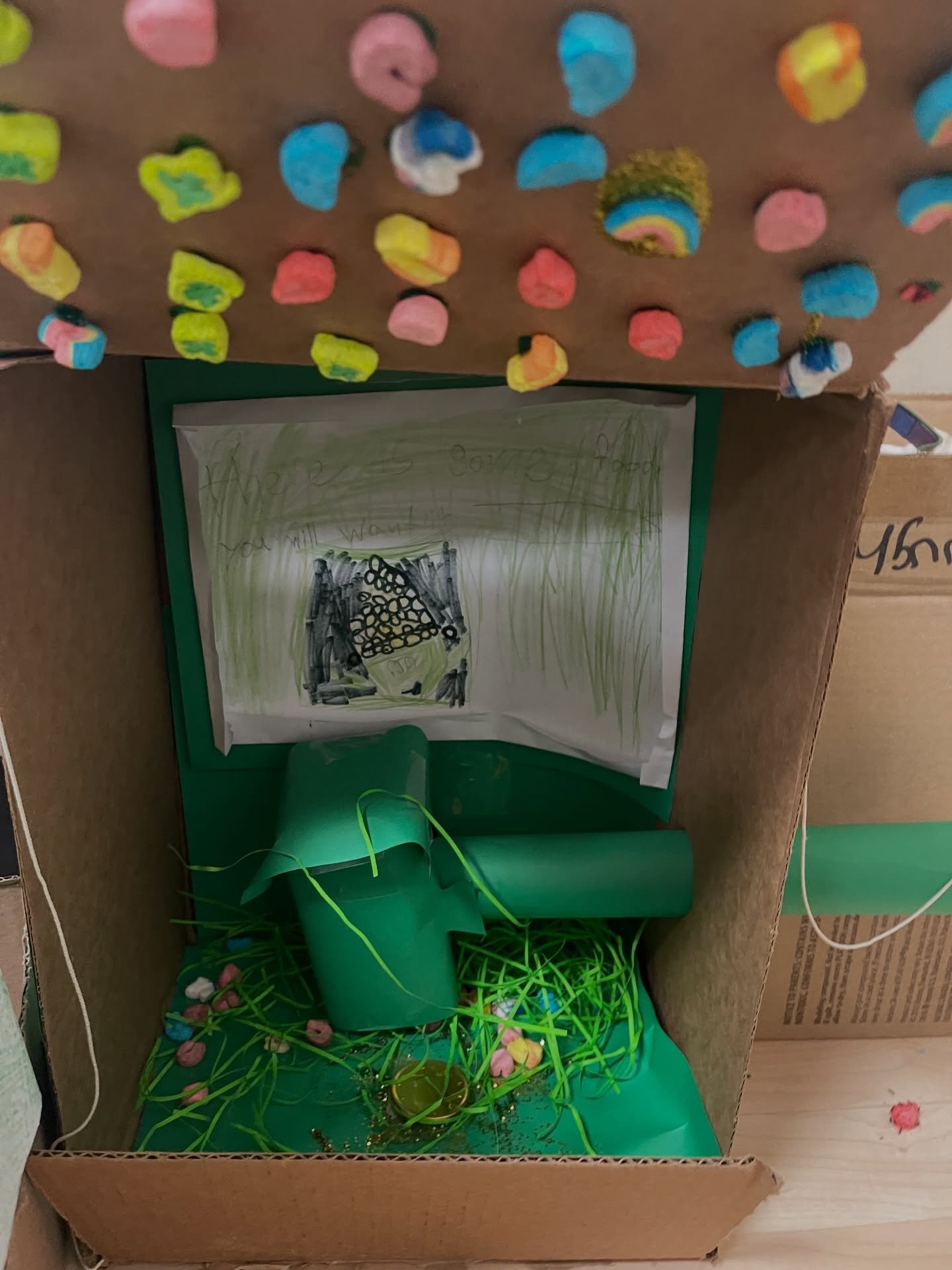 "Leprechaun traps" and St Patrick's Day crafts by our Kindergarten class! 

#LearningThroughPlay #AntzyPantzPreschool #CliftonParkNY
