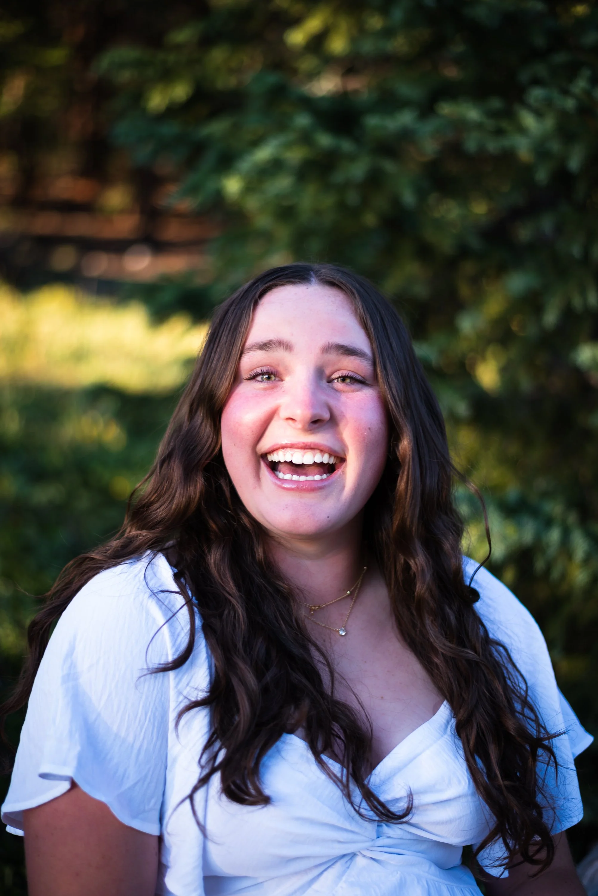 Colorado mountain trail senior pictures by Jessica Dnea Imagery with scenic views, outdoor locations, natural posing, and professional graduation photo delivery.