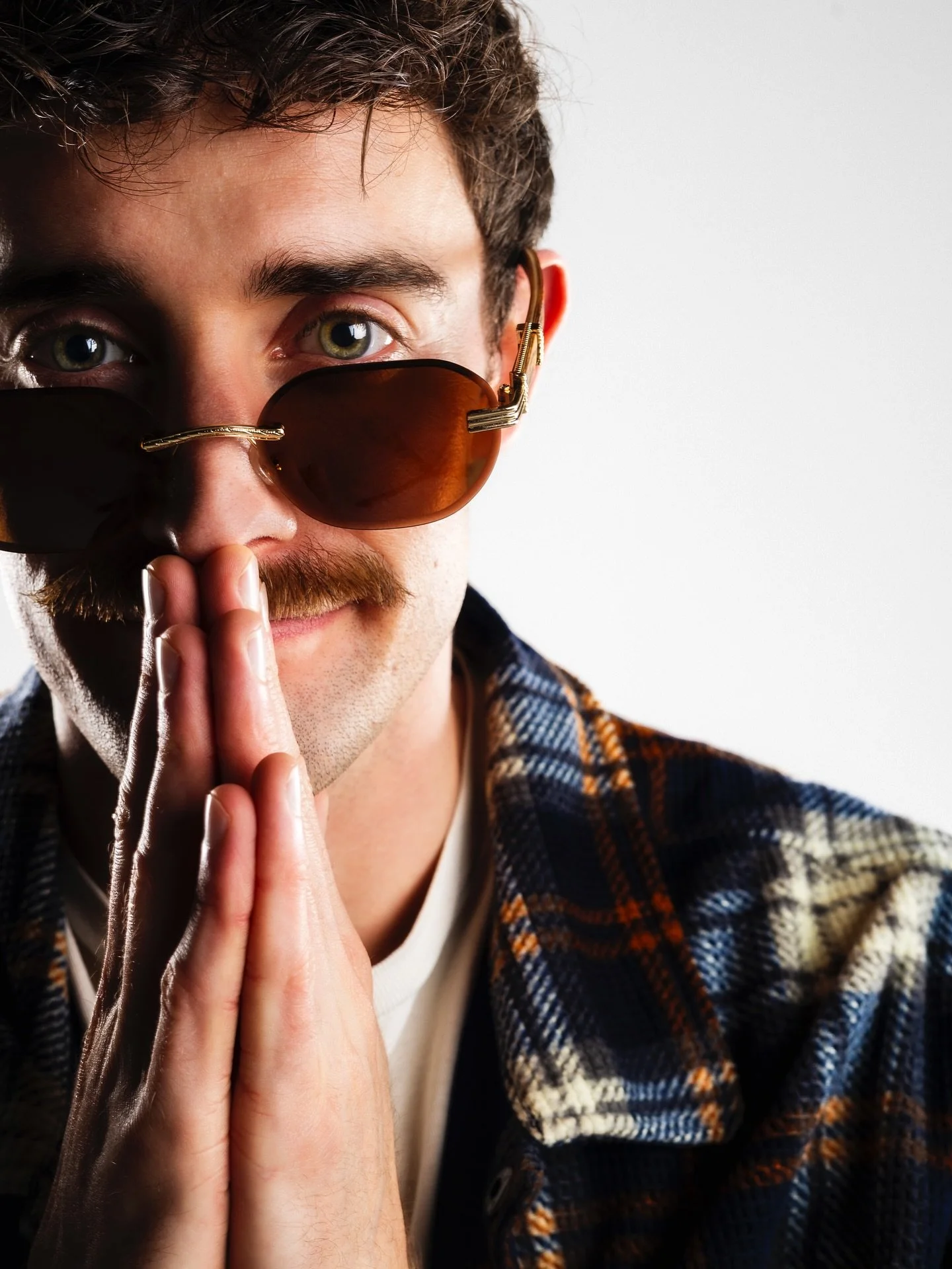 Feeling grateful for all the incredible musicians around me and the beautiful people in that universe 🫶

@koy.wav 

If you like synthy, saxy, wompy, jammy reggae - check out Giant Walking Robot&rsquo;s newest EP &ldquo;HEADSPIN&rdquo; streaming on a