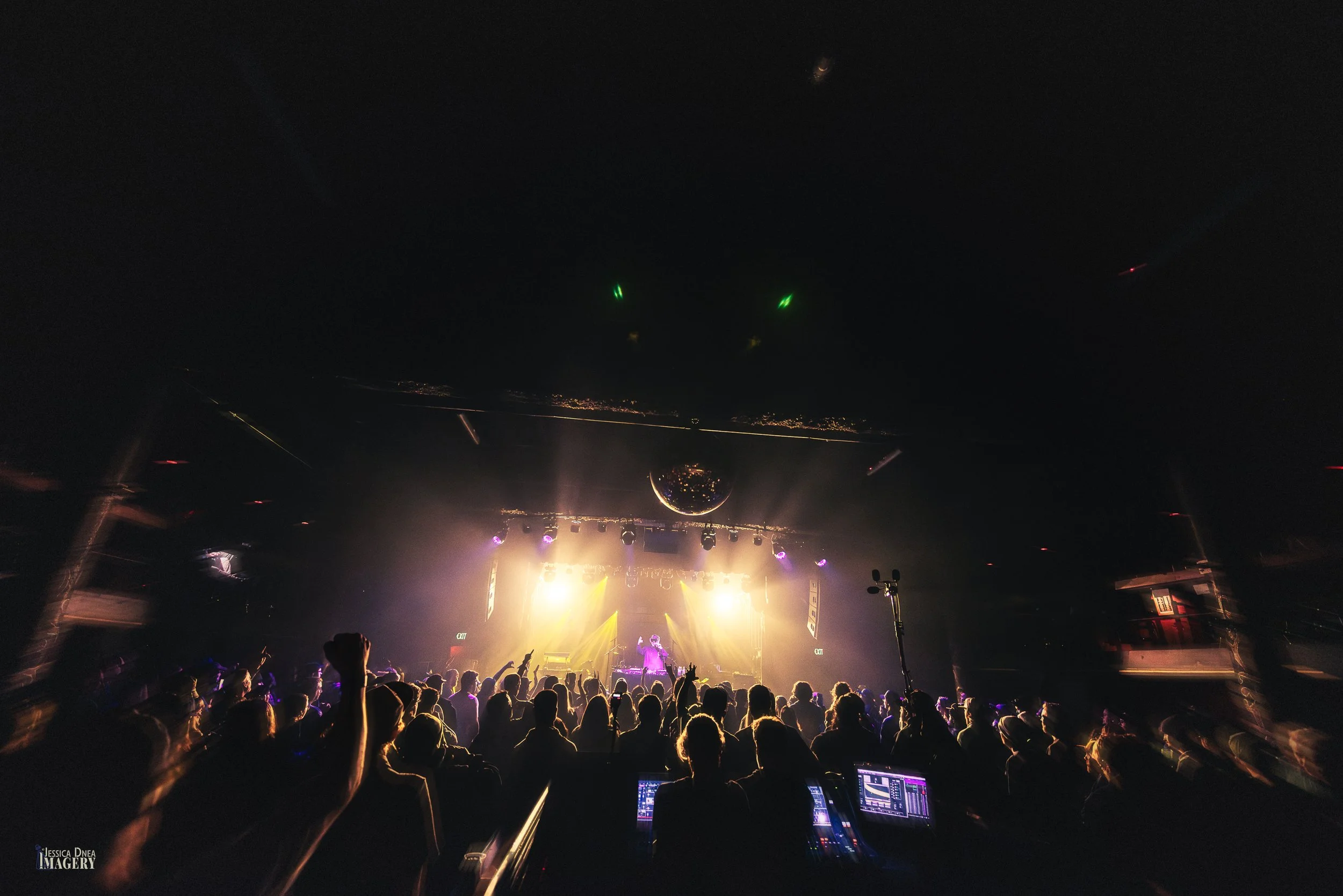 Denver live music photographer for artists, venues, promoters, and agencies—concert coverage across Denver and Colorado with fast delivery and press-ready files. 
Jessica Dnea Imagery