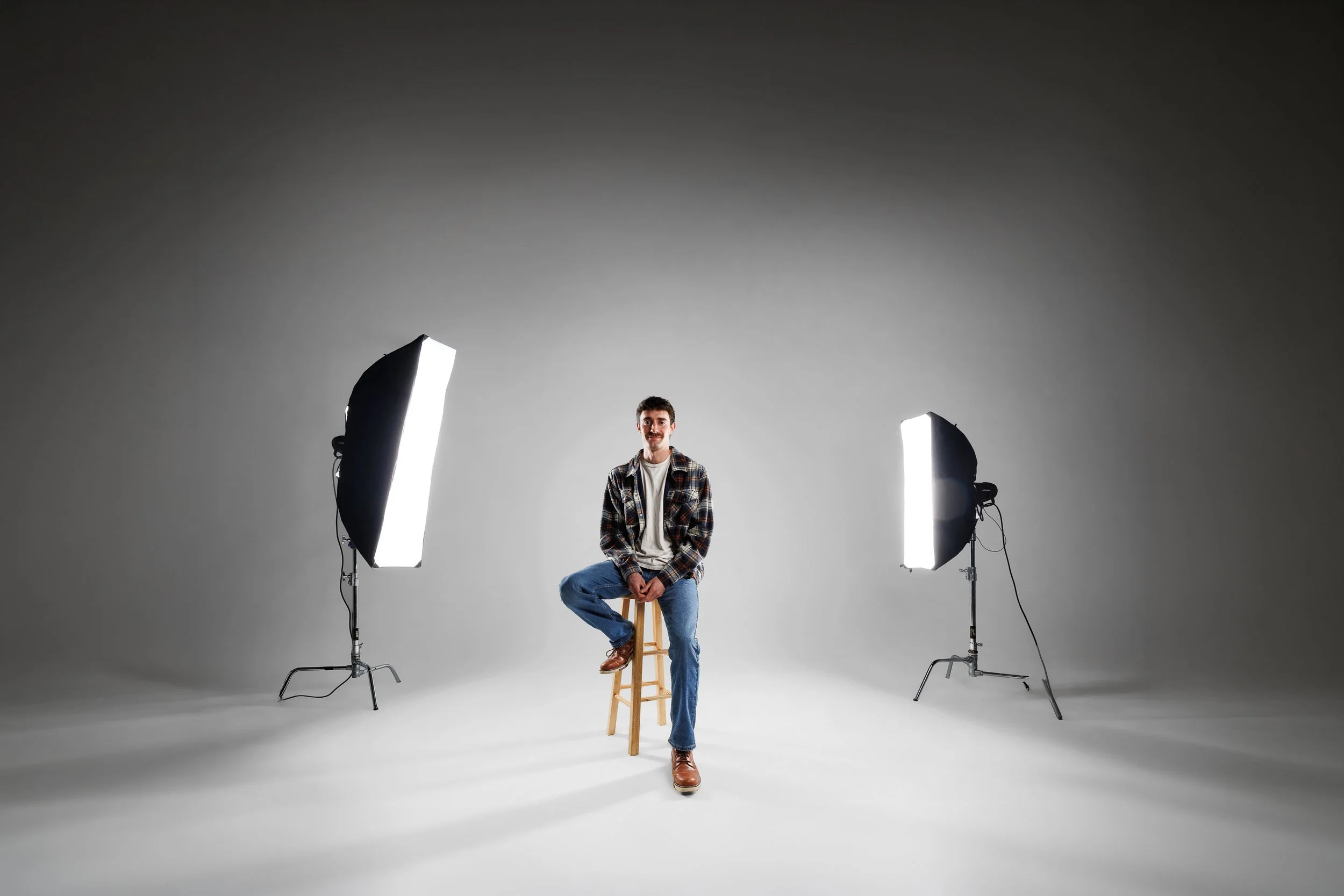 Denver portrait photographer Jessica Dnea Imagery creating guided portrait sessions with clean editing, confident posing, studio lighting, outdoor locations, and high-resolution image delivery.