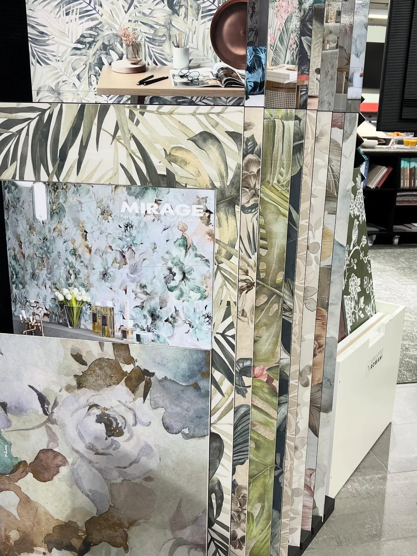 Kuvio&shy;laatat ovat sisustuksessa eritt&auml;in monipuolinen ja trendik&auml;s tapa tuoda tilaan persoonallisuutta, rytmi&auml; ja v&auml;ri&auml;. Niit&auml; k&auml;ytet&auml;&auml;n nyky&auml;&auml;n paljon sek&auml; moderneissa ett&auml; perinte