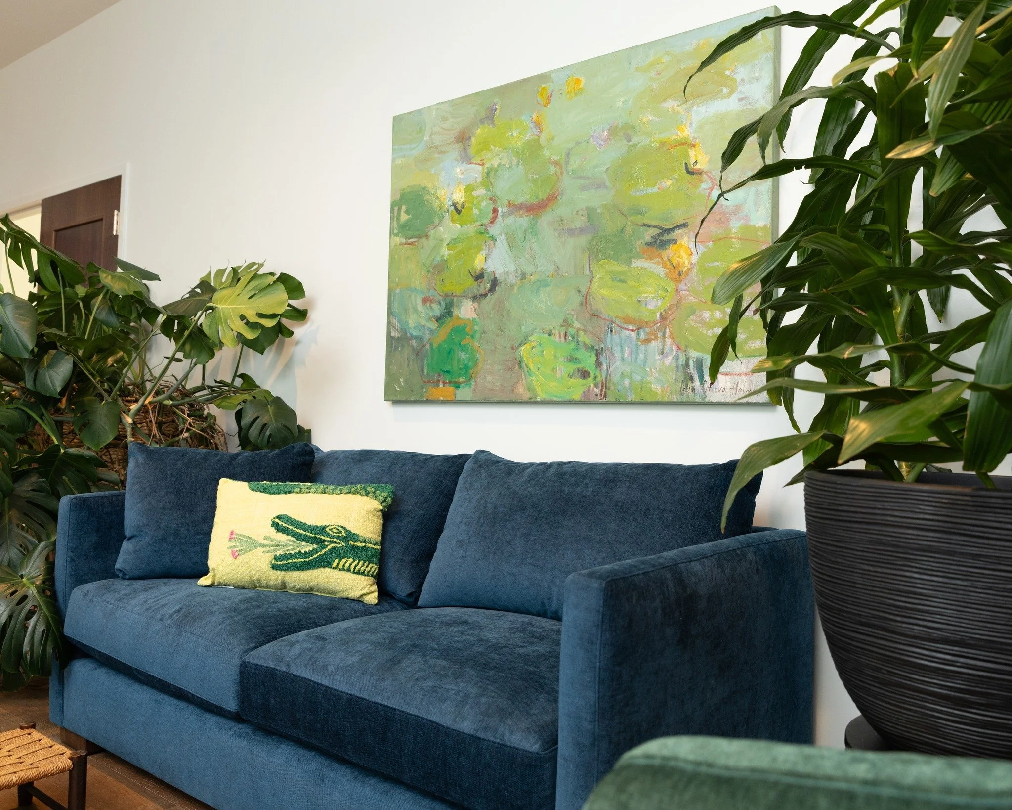 A space designed for renewal, connection, and collective momentum. 🌿

Step into The Haven&mdash;where comfort and community converge. Whether you're gathering with friends or arriving solo to meet someone new, you'll leave refreshed and renewed.

✨ 