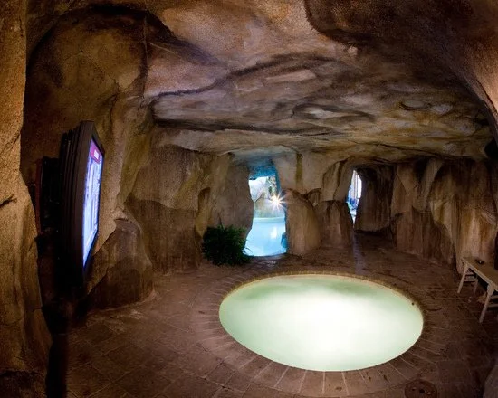 tropical-pool[1] (2)_Original.jpg