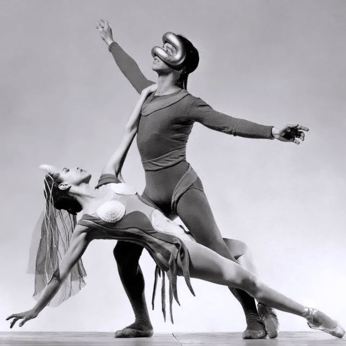 In 1948, George Balanchine premiered Orpheus, a ballet that reimagines the ancient Greek myth through movement and music.
Central to this production was the poignant pas de deux between Nicholas Magallanes as Orpheus and Maria Tallchief as Eurydice.