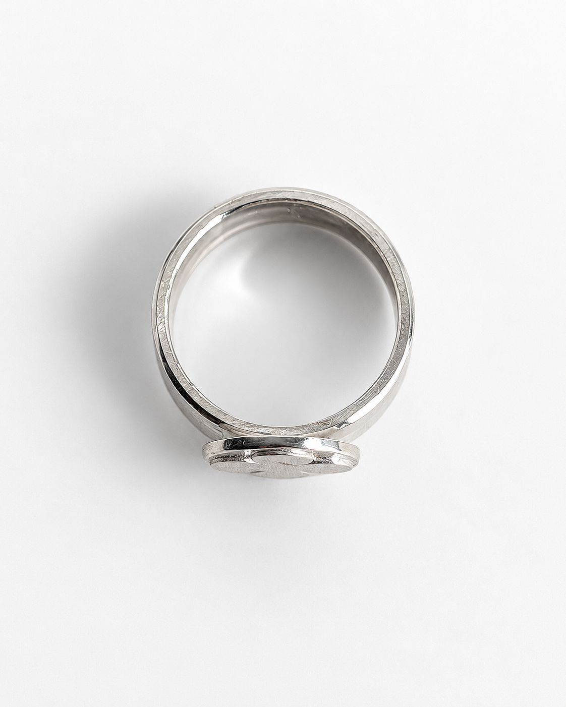 Crossings Roundel Ring - Top.png