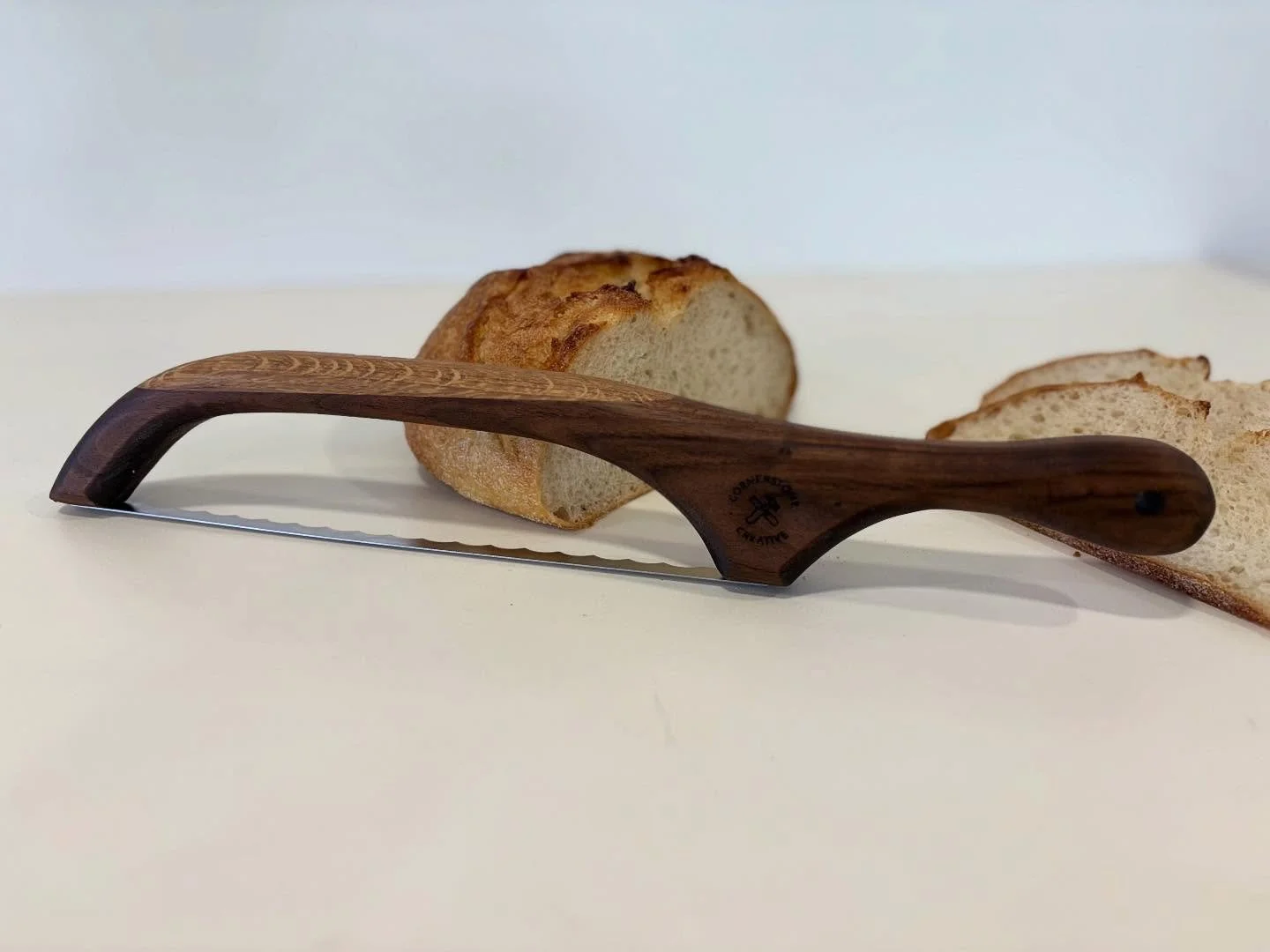 🚨 New product alert 🚨 For the bread makers and bread enthusiasts, we are adding these handmade, bow bread knives to the mix this holiday season! A great addition to your cutting board purchase or gift for a loved one. These will be available to pur