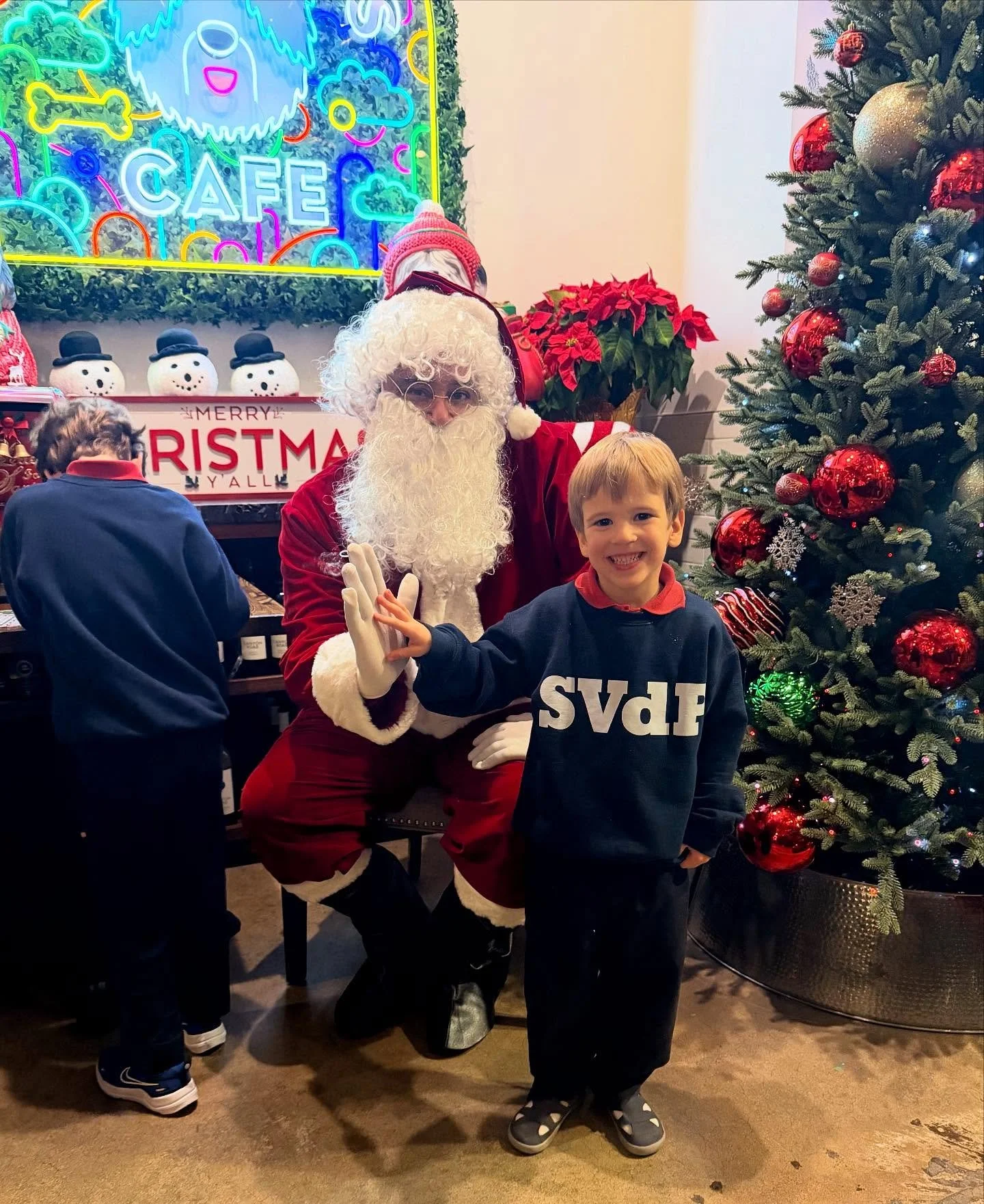 Holiday magic was in the air at our Fountain View location thanks to a very special visitor🎅✨🦌
