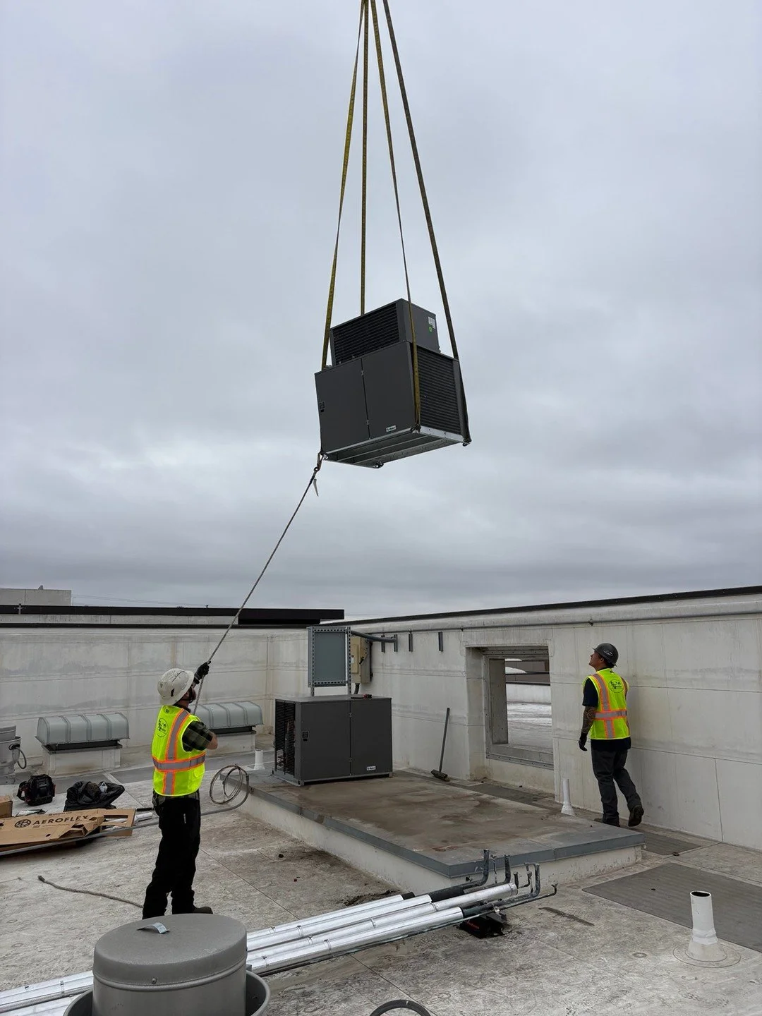Job progress in action. 🏗️

Our SDR team was on site coordinating the rooftop placement of new equipment as this project continues to move forward. From planning and coordination to installation, our team works to keep every phase moving safely and 