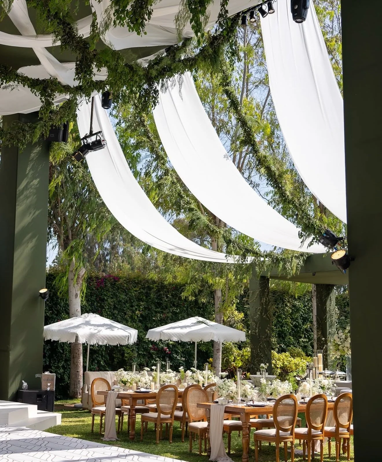 It&rsquo;s all in the details ❤️❤️❤️ #weddingseason has arrived 💍
&bull;
&bull;
#weddings #love #vancouver #spring