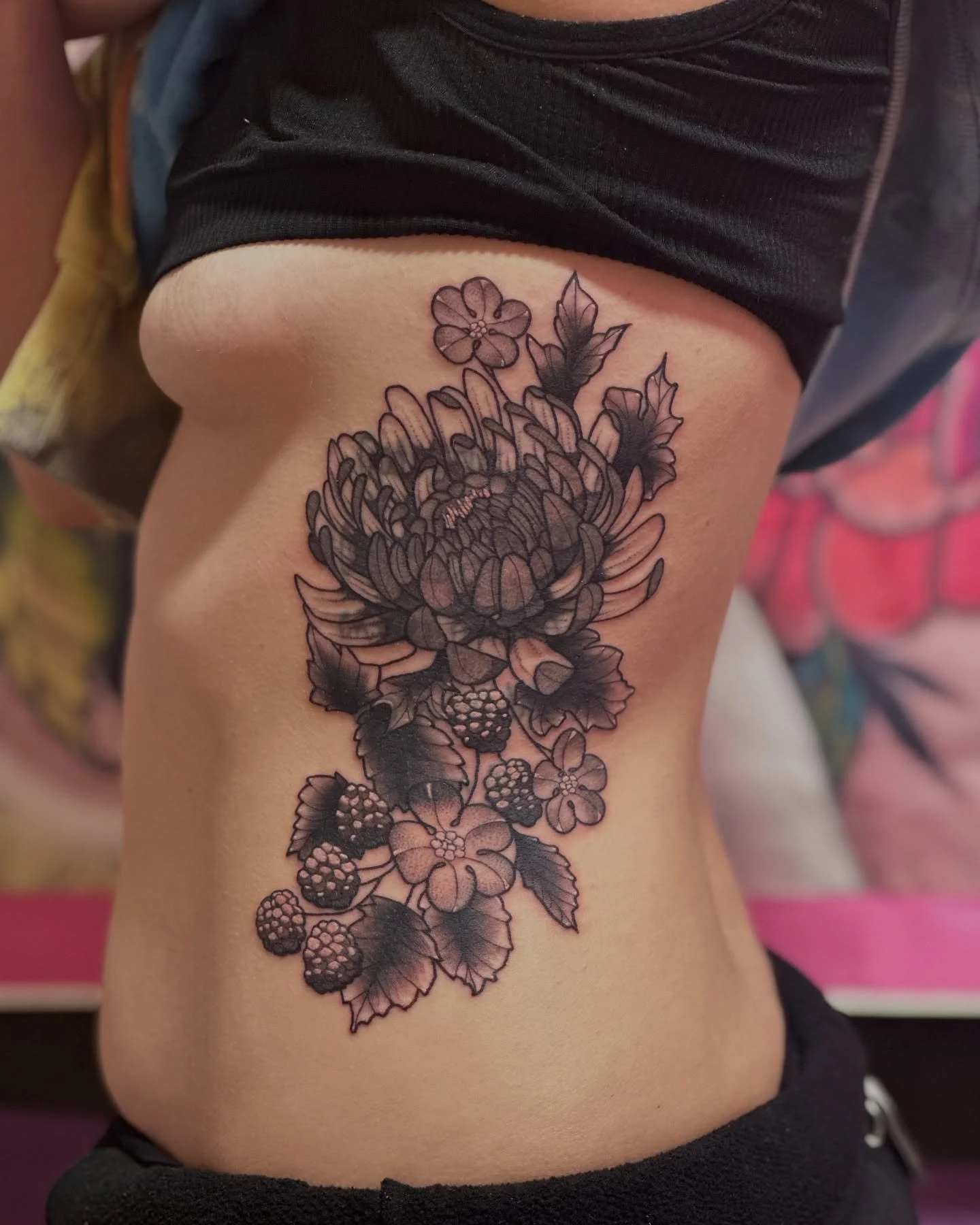 Rib tattoos are definitely not fun but this cover was 🩷🩷🩷😌 
.
.
Supplies used: 
@dynamiccolor @fkirons @recoveryaftercare @crybabytattooproducts @stencilstuff