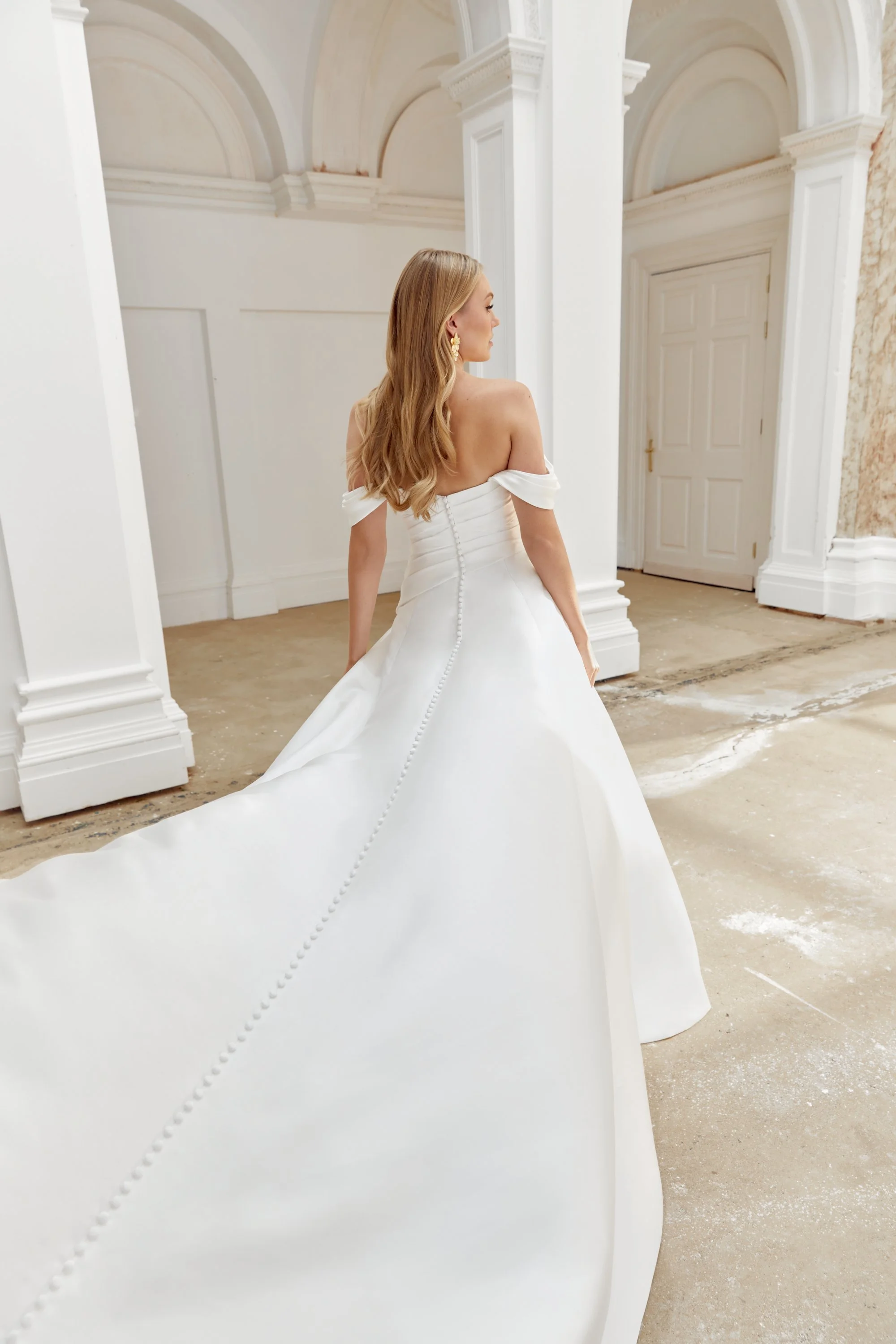 44536_FB_Sincerity-Bridal_01.jpg
