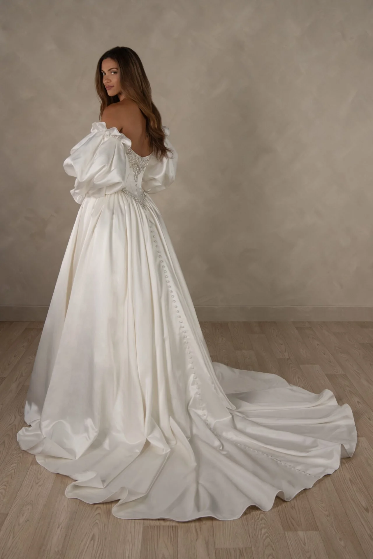 D4637-S26-CAT-ESS-02-1280x1920.jpg