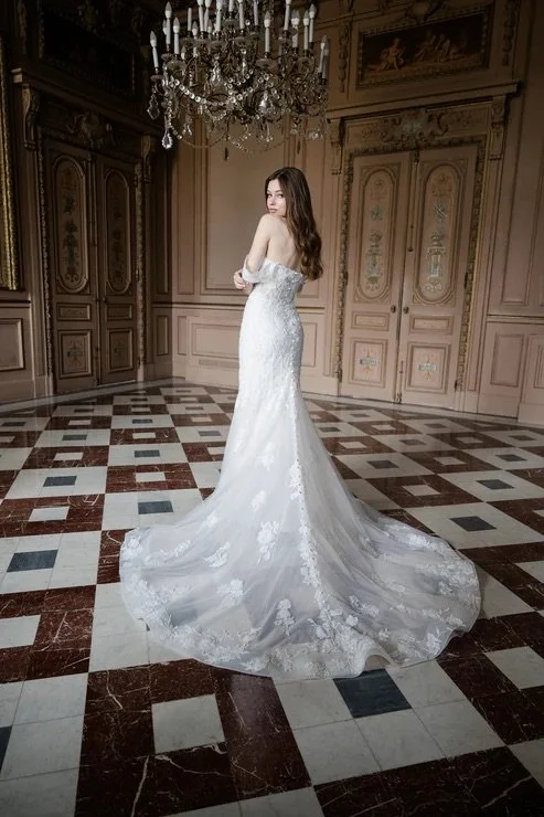 Este by Abella Bridal