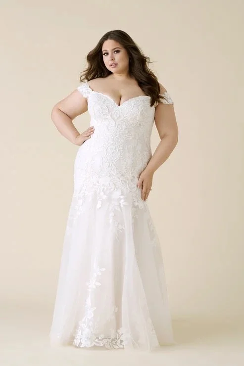 Fitted Plus Size Wedding Dress