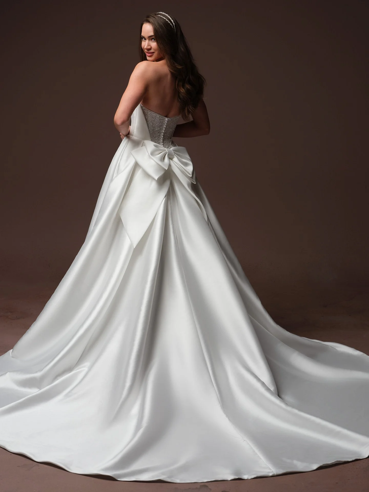 Rebecca-Ingram-Joanie-Ballgown-Wedding-Dress-F6RK126A01-Alt56-IV002.jpg