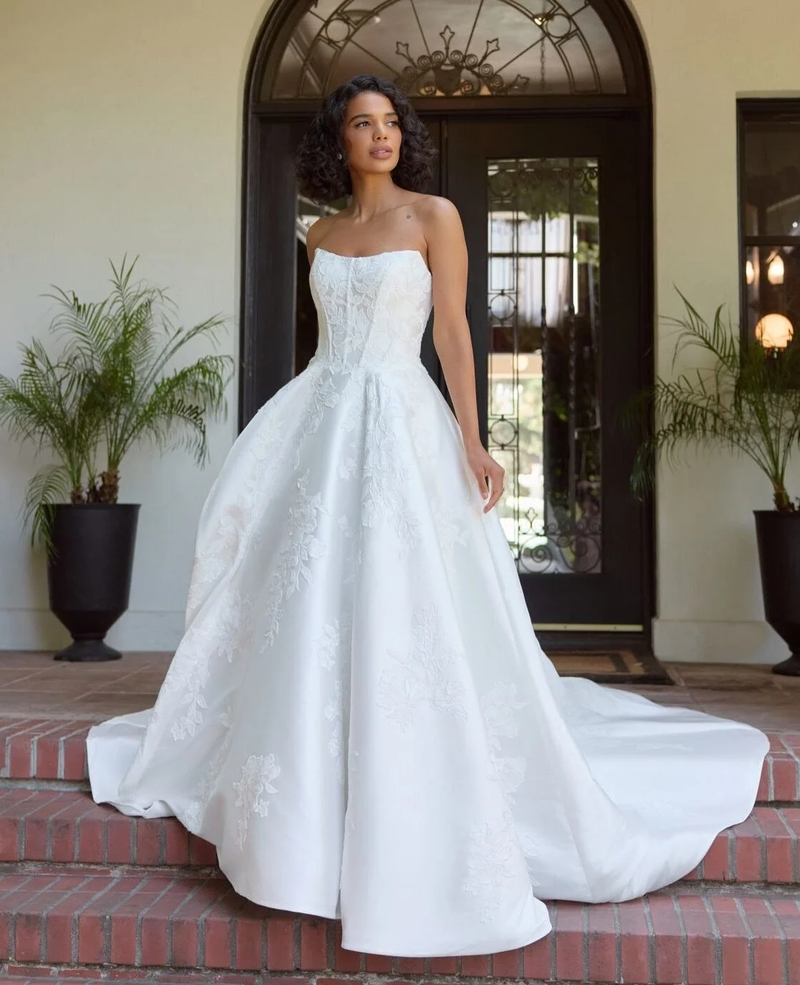 Princess vibes, twirl energy&mdash;these ballgowns are destined to make every moment magical! So many beautiful full skirts just landed at Low&rsquo;s Bridal and we can&rsquo;t wait for you to try them on! 💓💓💓⁠
⁠
Twirl on over to our website to pr