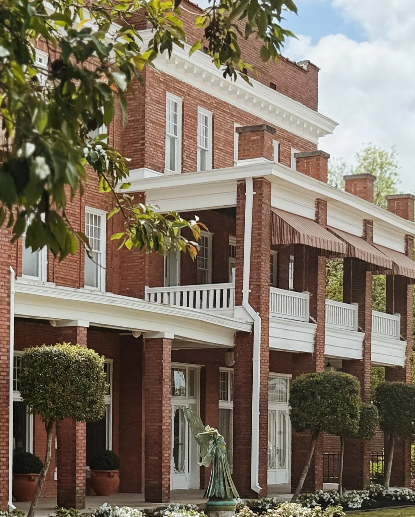 We will be closing early tomorrow at 3pm!✨ Have a happy and safe Halloween. We will resume regular hours on Saturday 9am-4pm. ⁠
⁠
Request an appointment online www.lowsbridal.com/reserve