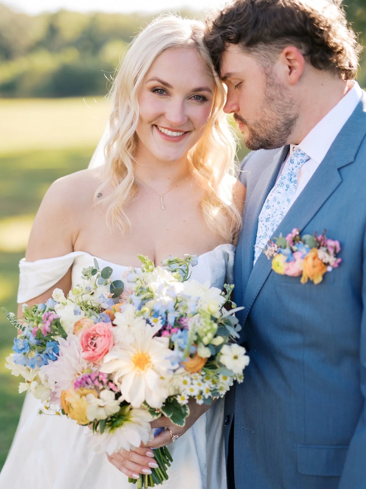 ✨Bride Spotlight ✨
Congratulations to our beautiful bride, Hannah! Thank you for being a Low&rsquo;s Bride! Cheers to forever 💕 

Photography by @tylerrosenthalphotography⁠