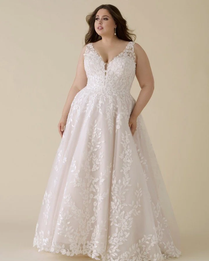 New Arrivals 💓💞💕 from Allure Womens
Request your try-on now! 

📞 870-734-3244 ⁠
💻 Request Appointment lowsbridal.com/reserve ⁠
⁠