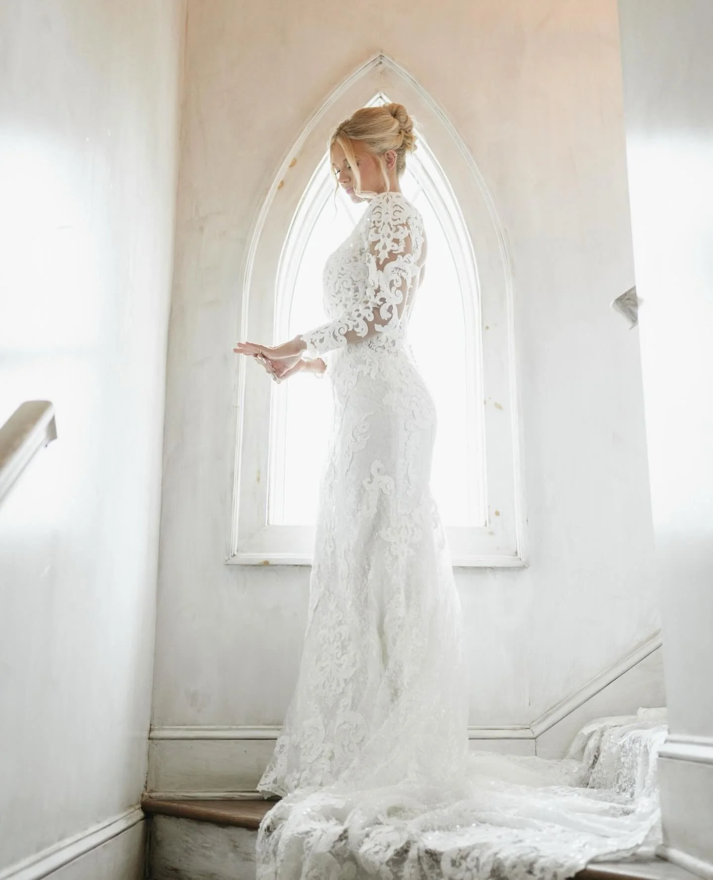 ✨Bride Spotlight✨⁠
⁠
Kenley, you are all joy and glow in these photos&mdash;simply breathtaking. 🤍 Thank you for being a Low&rsquo;s Bride and for letting us be part of such a beautiful chapter in your love story. ✨⁠
⁠
Bride: @_kenleyreeves⁠
Venue: 