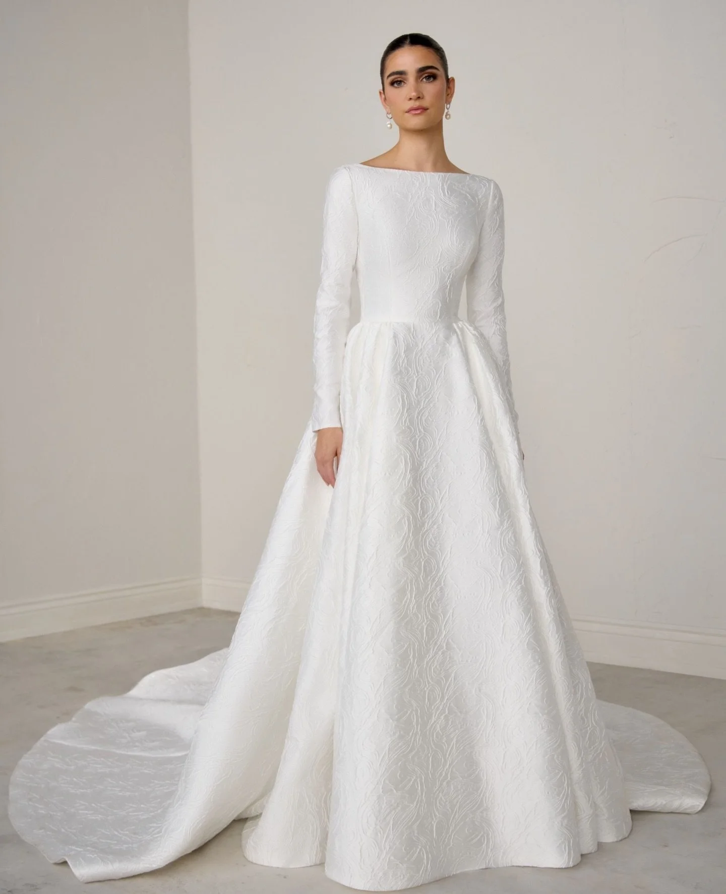 Modern Modest, but make it you ✨⁠👰&zwj;♀️💍 Effortlessly modern, quietly modest, still completely your vibe. Which look feels most like you?⁠
⁠
📞 Call  870-734-3244⁠ ⁠
✉️ Request lowsbridal.com/reserve⁠