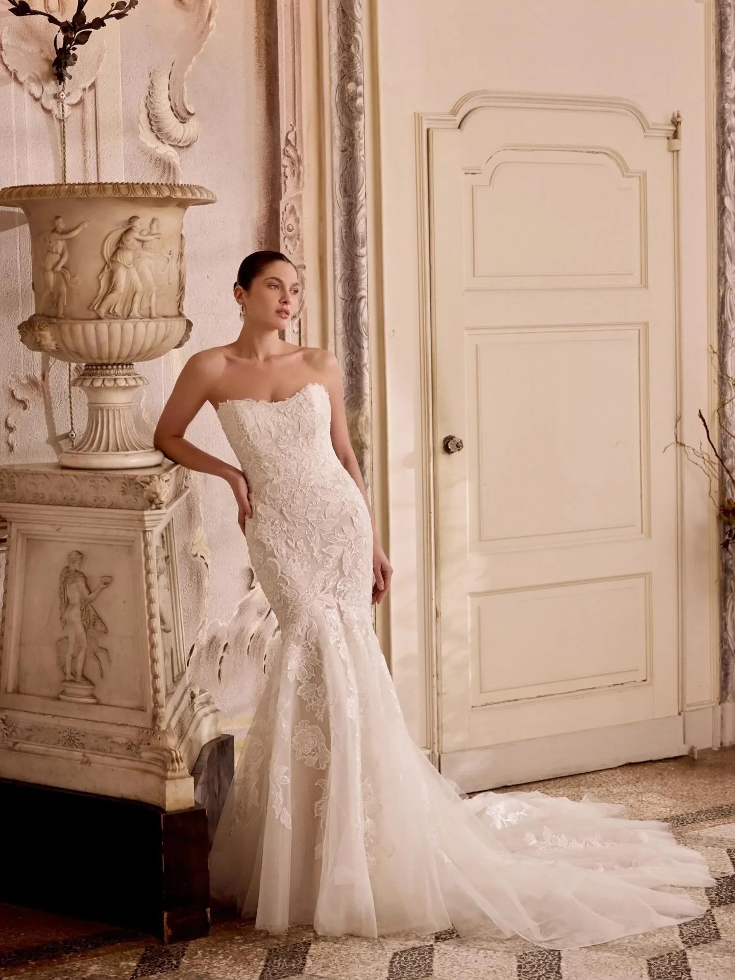 Some weddings are quiet, personal, and deeply meaning.⁠
⁠
An early courthouse ceremony.⁠
An outdoor celebration with your closest family. ⁠
Just the two of you and a dress that feels exactly right.⁠
⁠
These gowns are perfect for the brides planning s