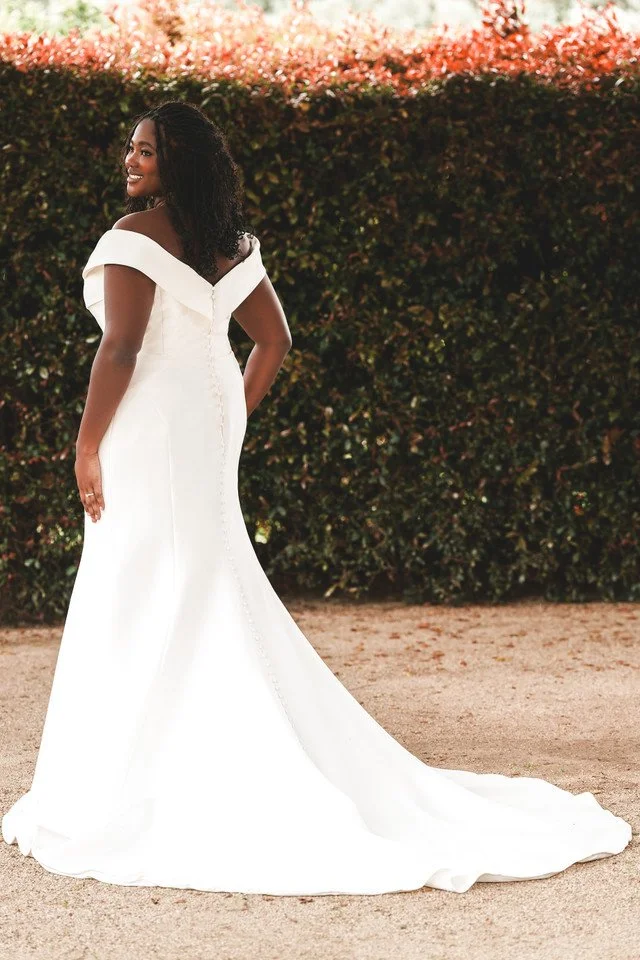 25414  Low's Bridal