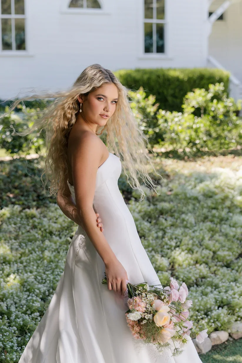 R3905-08.webp