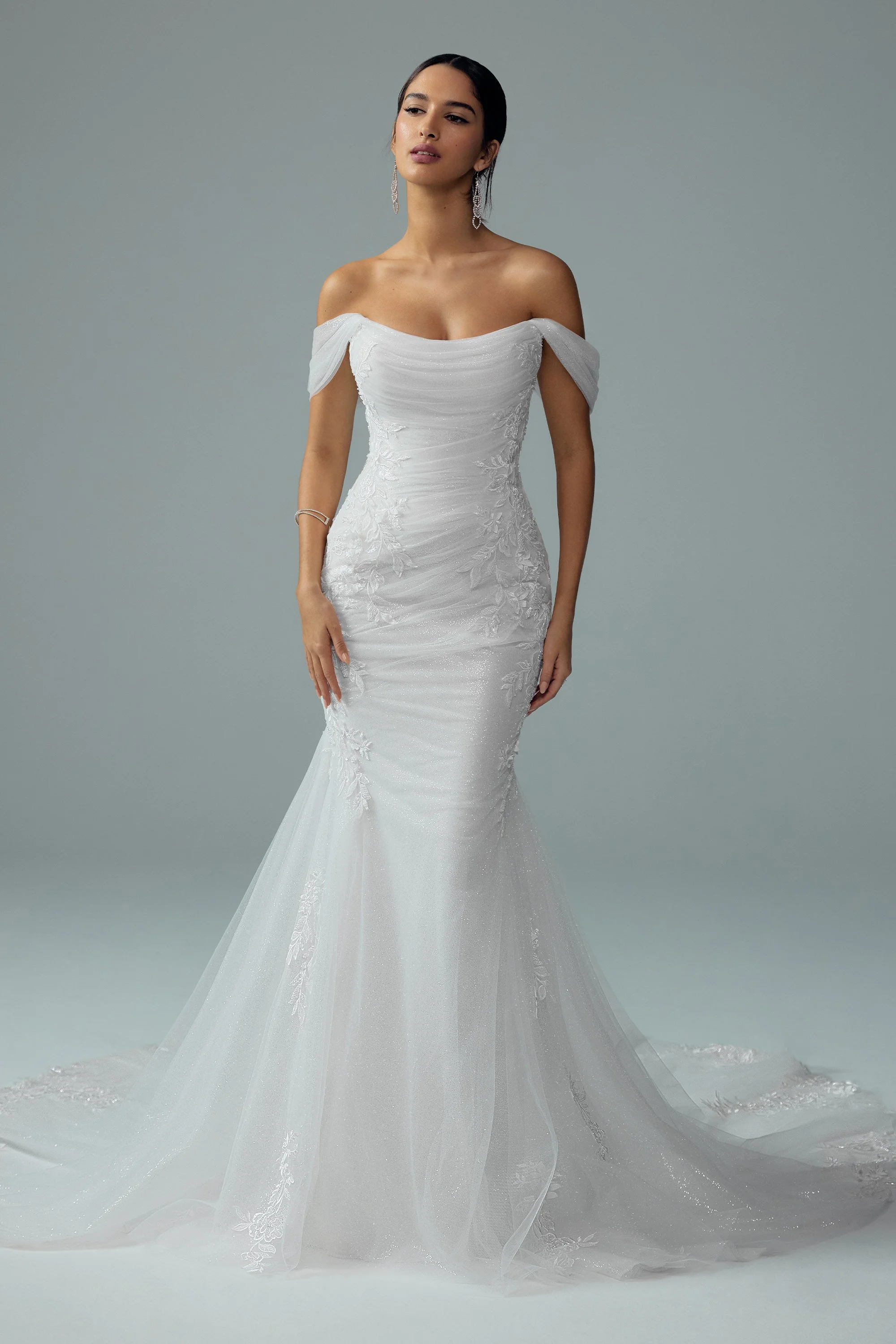 Rouched bodice Lace details