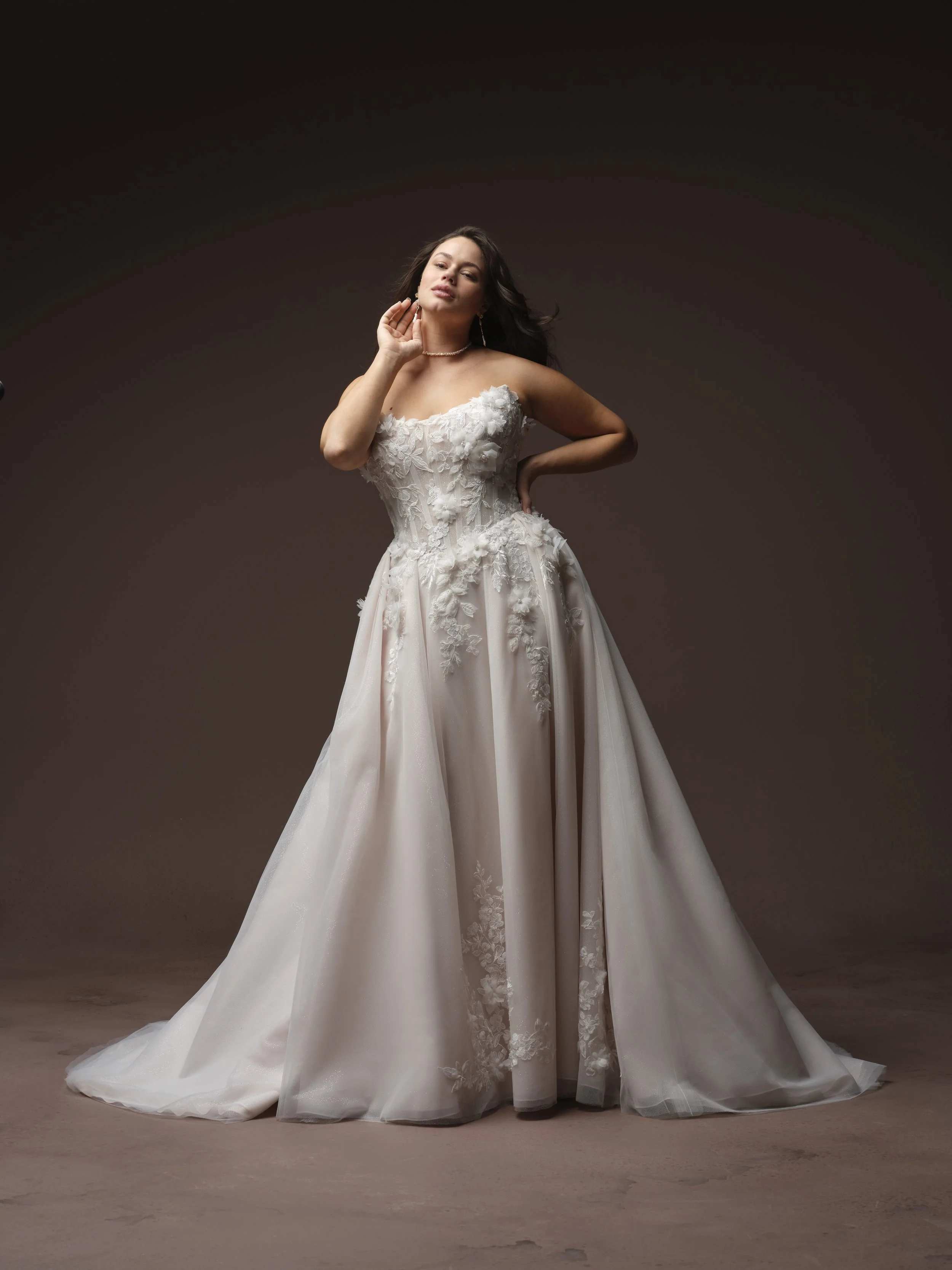 Rebecca-Ingram-Fleur-Ballgown-Wedding-Dress-F6RK098A01-Alt40-IV052-Curve-uncropped.jpg