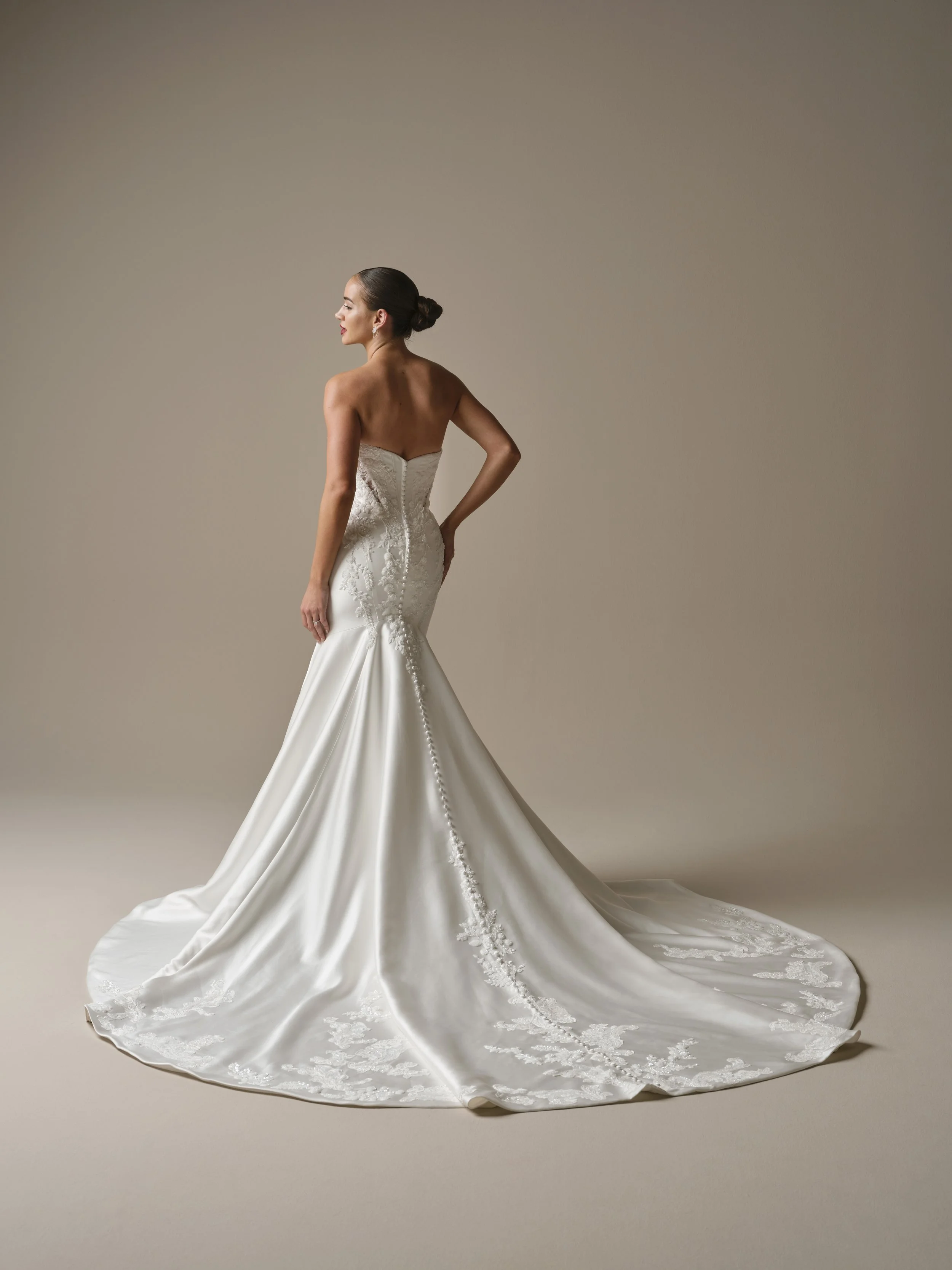 Sottero-and-Midgley-Burke-Fit-and-Flare-Wedding-Dress-26SS371A01-Alt57-IV002-uncropped.jpg