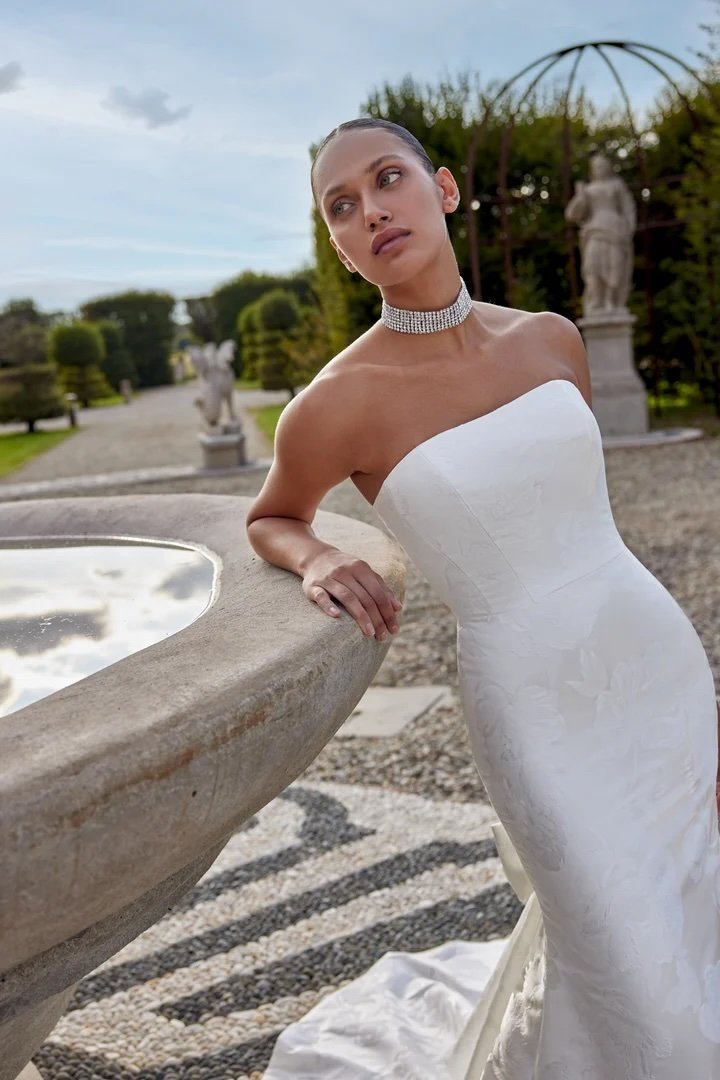 Strapless Wedding dress with Bow