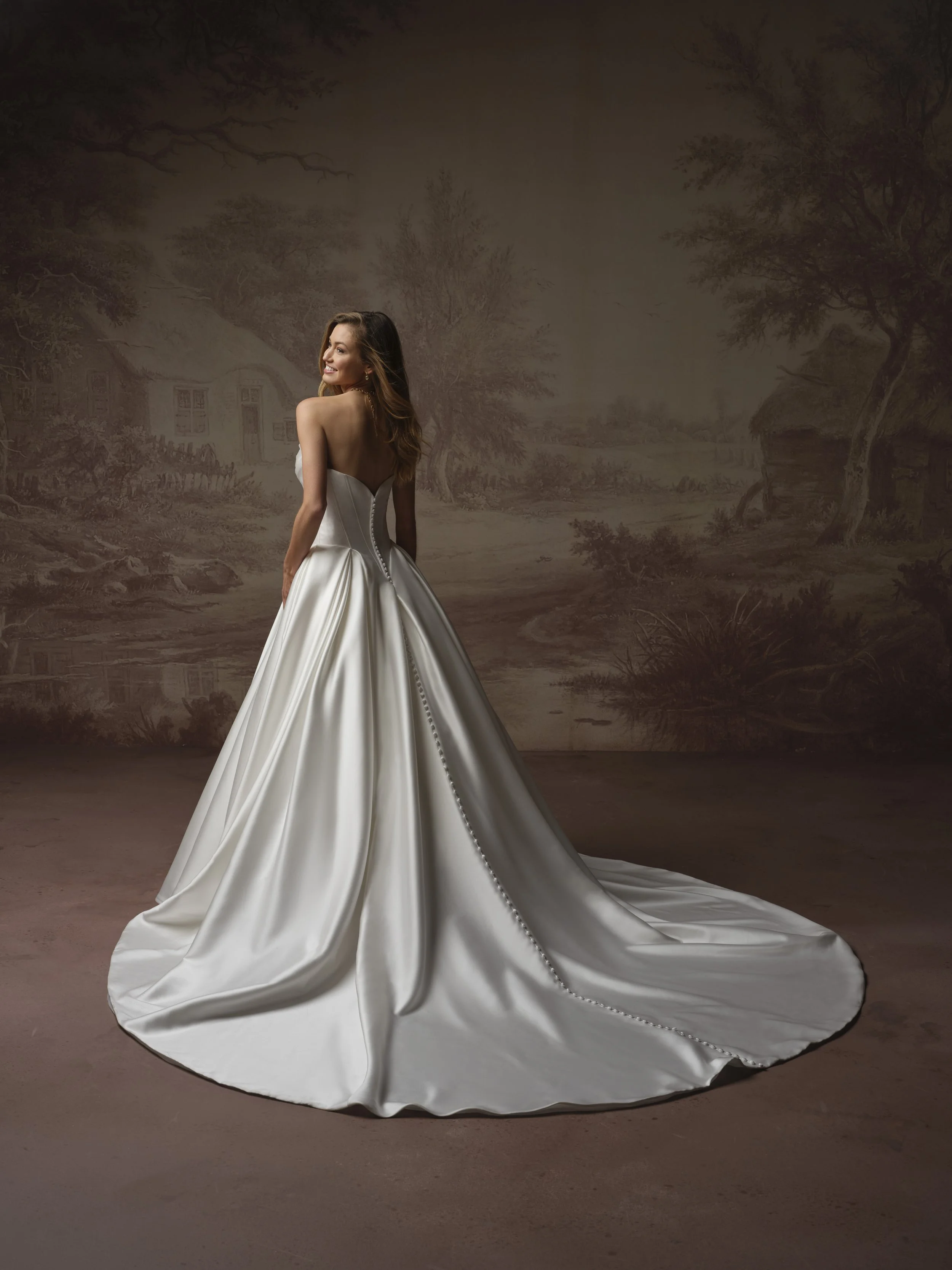 Maggie-Sottero-Fiorita-Ballgown-Wedding-Dress-F6MS207A01-Alt55-IV002-uncropped.jpg