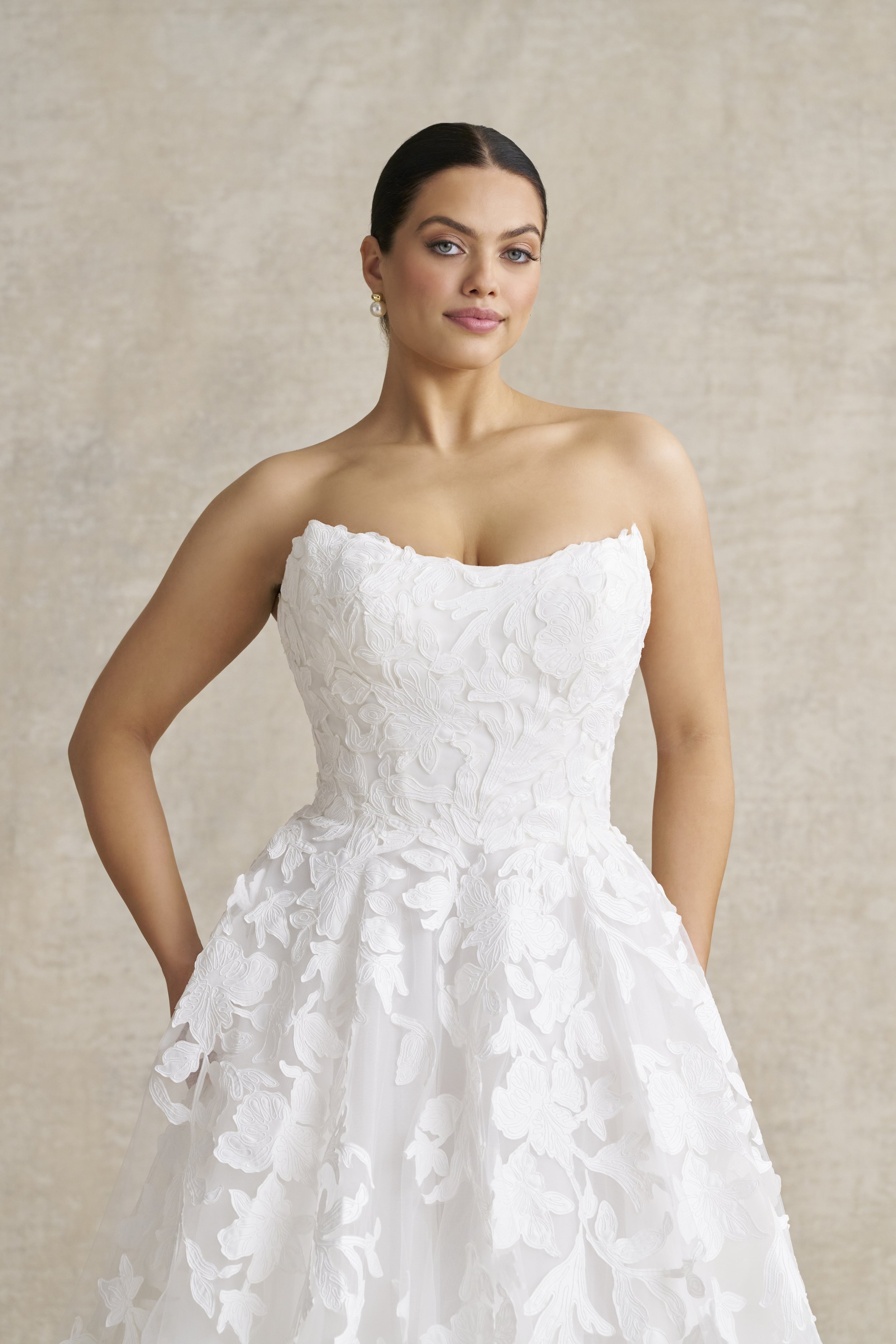 MJ1294L-Ivory-Studio-02.jpeg